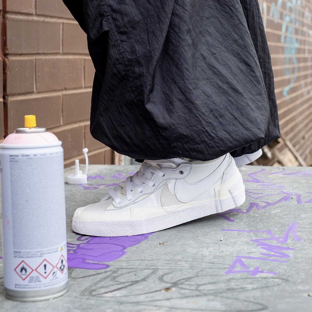 Nike x Sacai Blazer Low White Patent Leather 착용 스타일