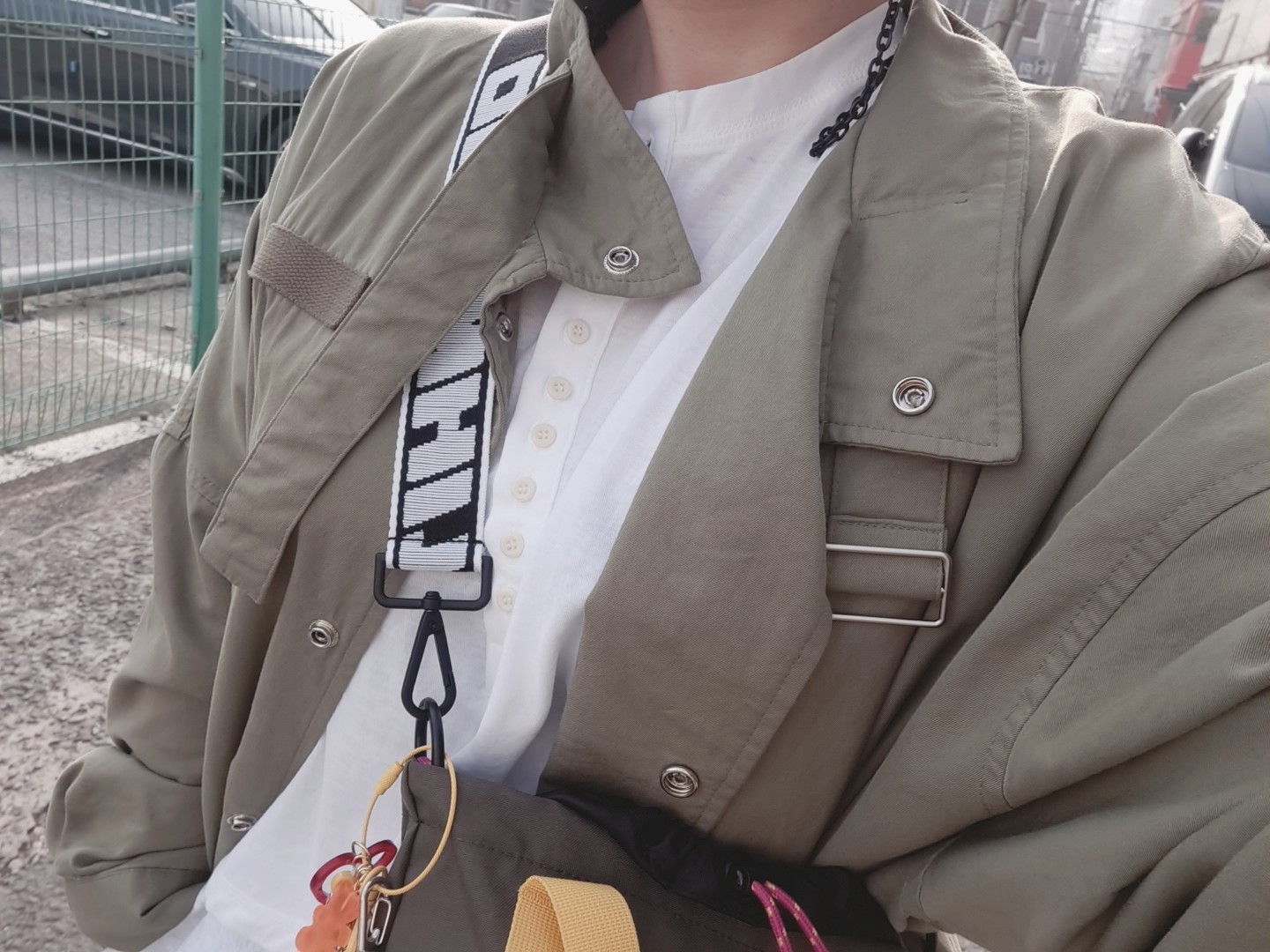 Off-White x Amore Pacific Protection Box (Without Cosmetics) 착용 스타일 - 1