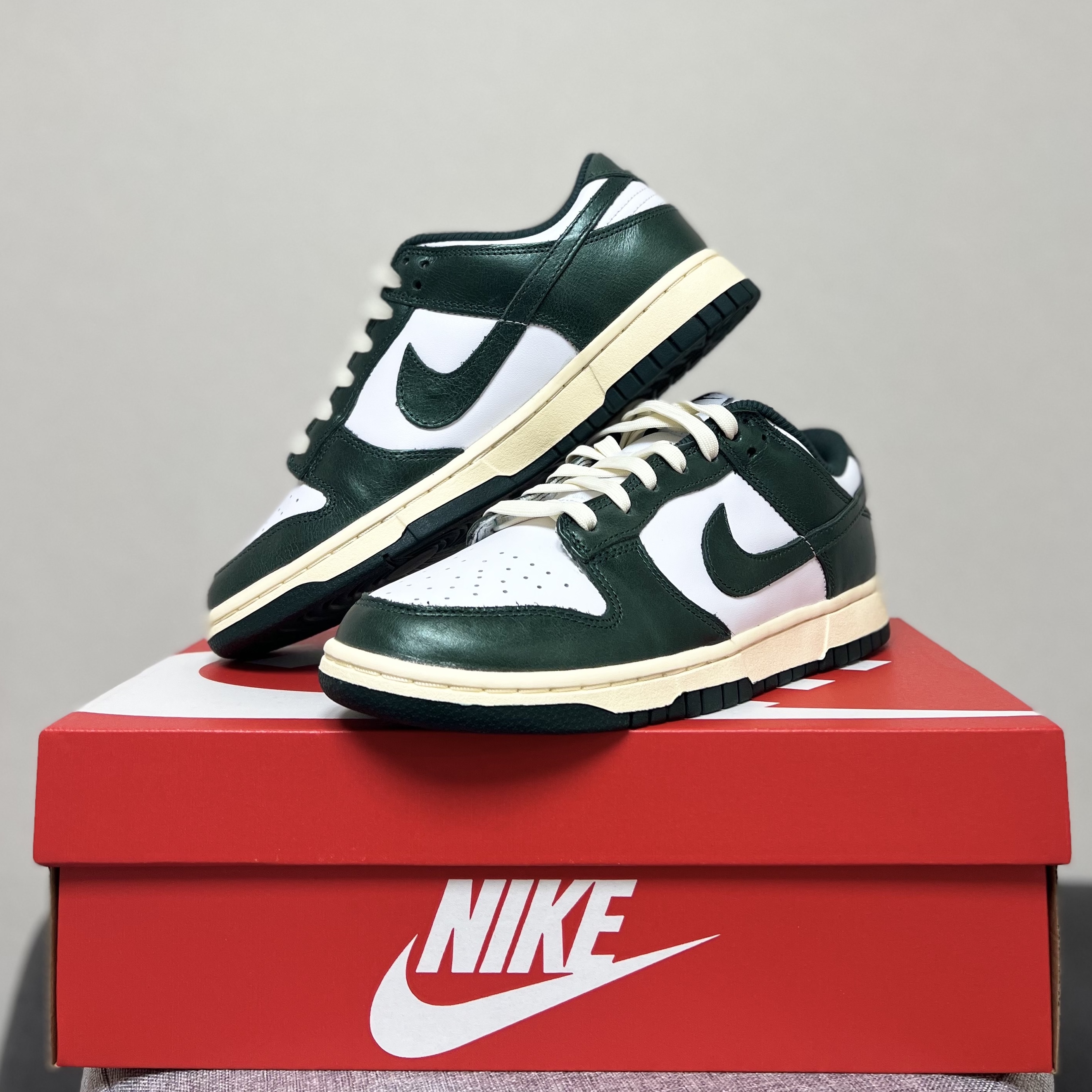 (W) Nike Dunk Low Vintage Green 착용 스타일