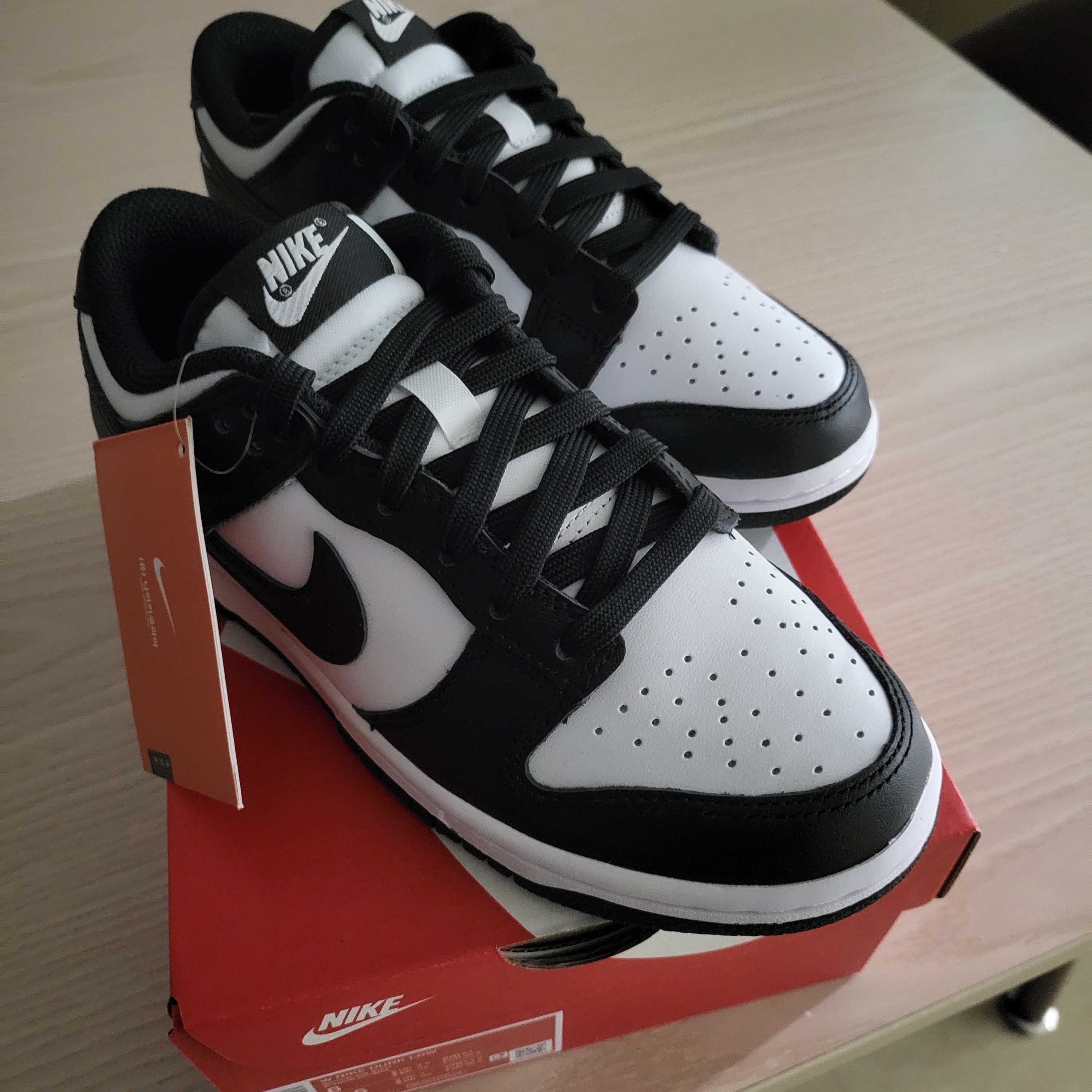 Nike x Sacai VaporWaffle Black and Gum, Nike x Peaceminusone Kwondo1 White 착용 스타일 - 4