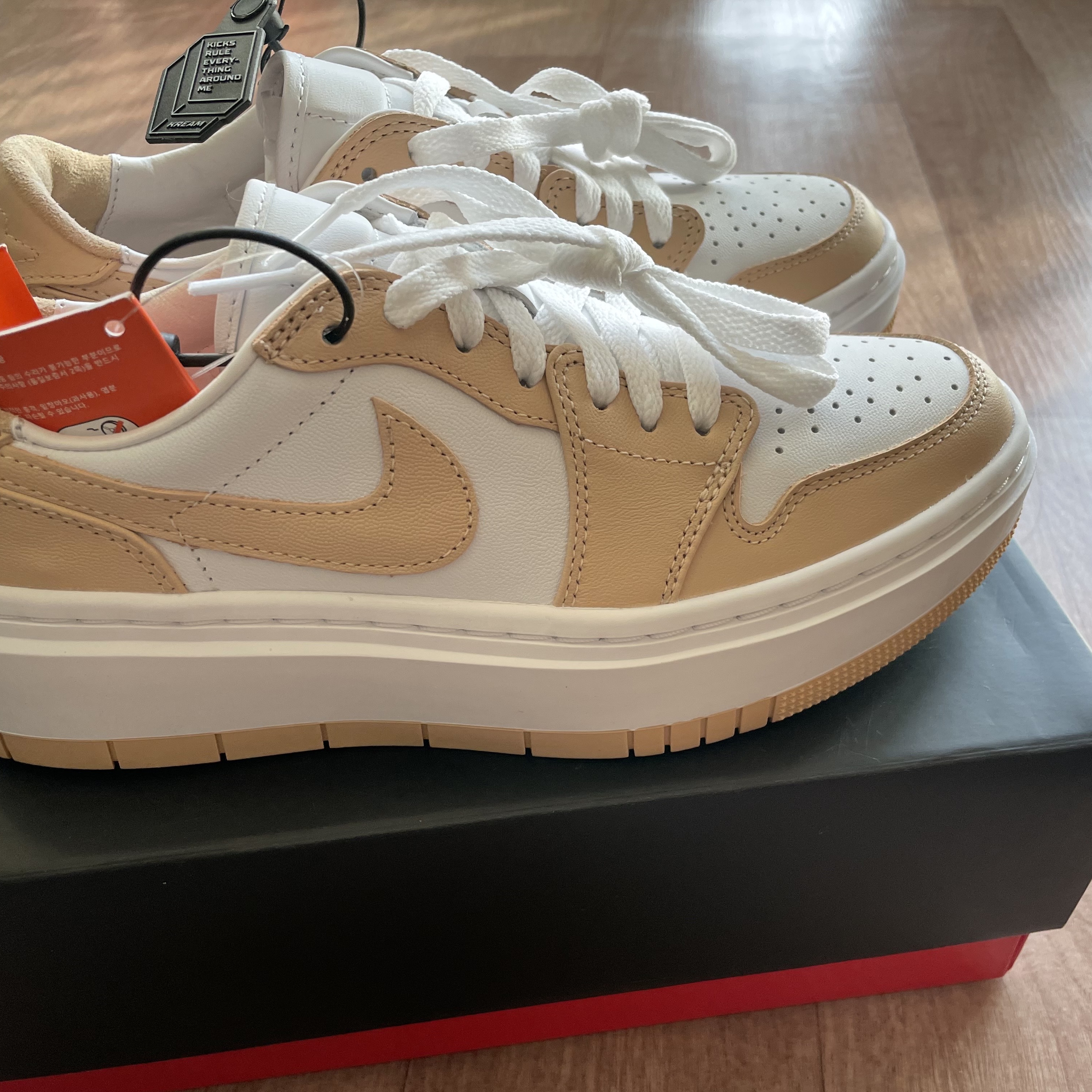 (W) Jordan 1 Elevate Low White Onyx 착용 스타일 - 1