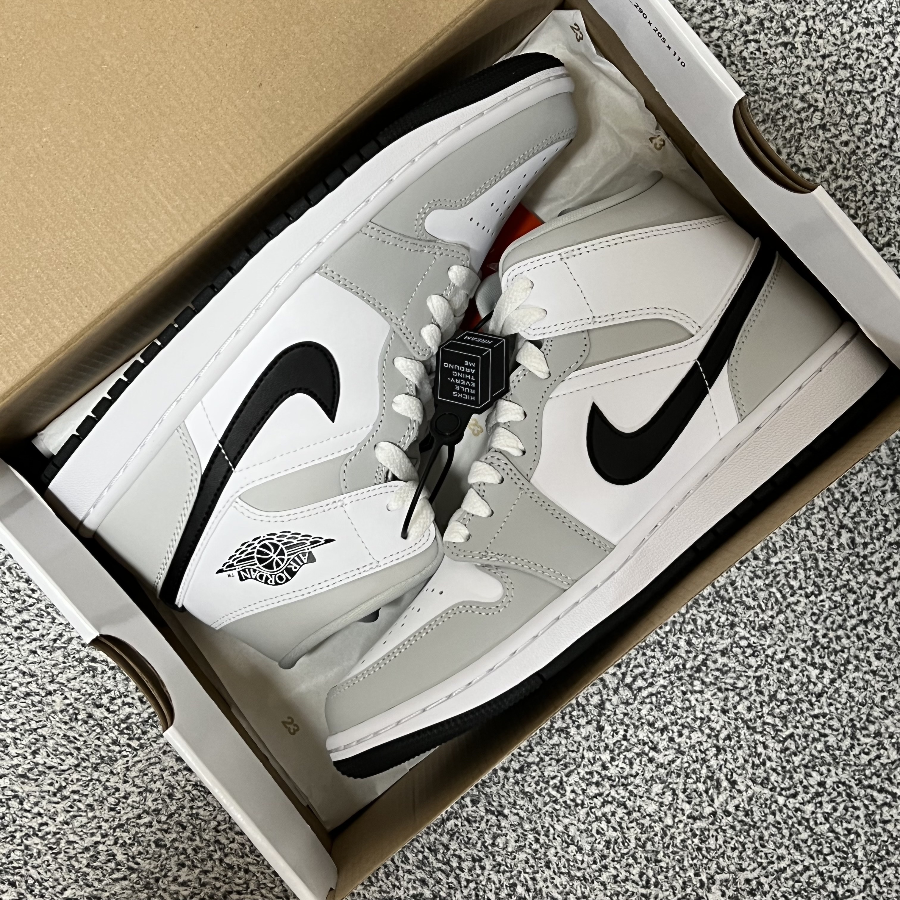 (W) Jordan 1 Mid Grey Fog 착용 스타일 - 2