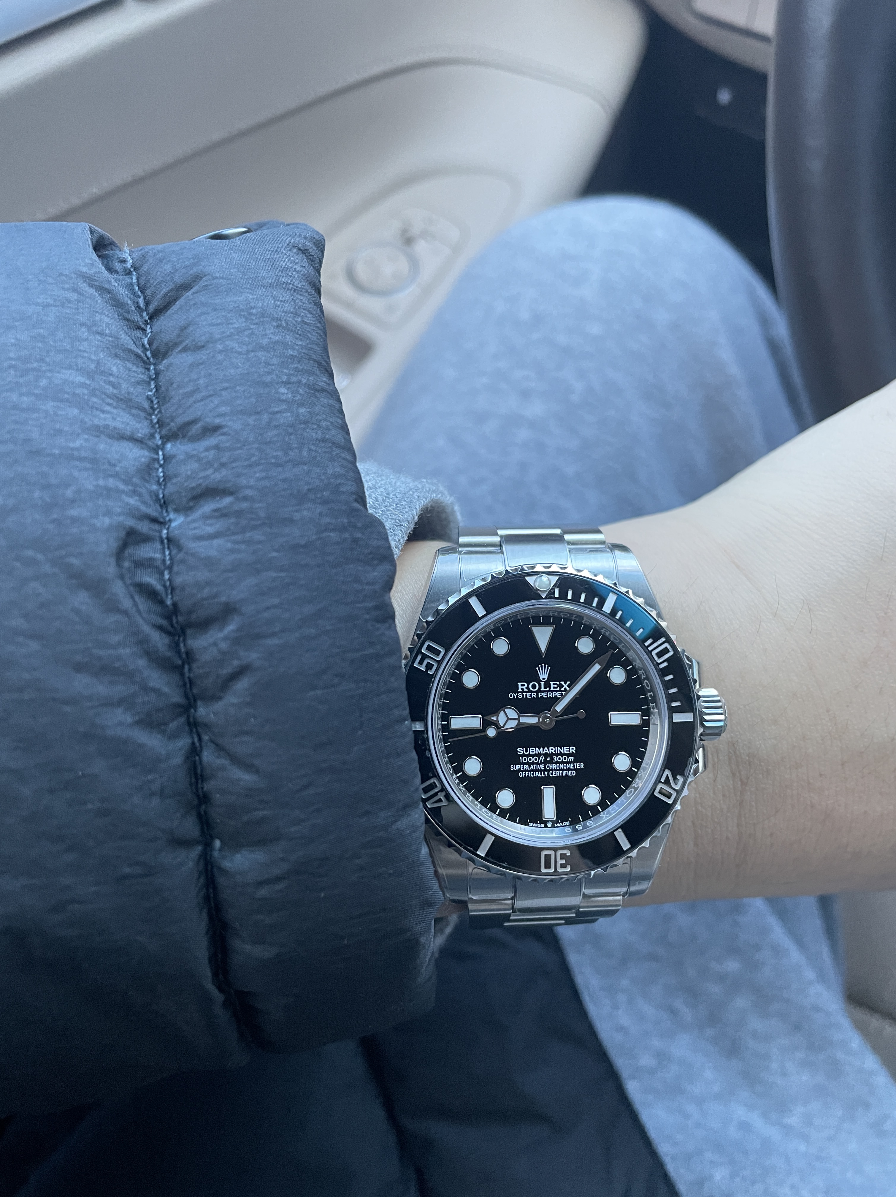 Rolex Submariner 41mm 124060 Black Oyster 착용 스타일