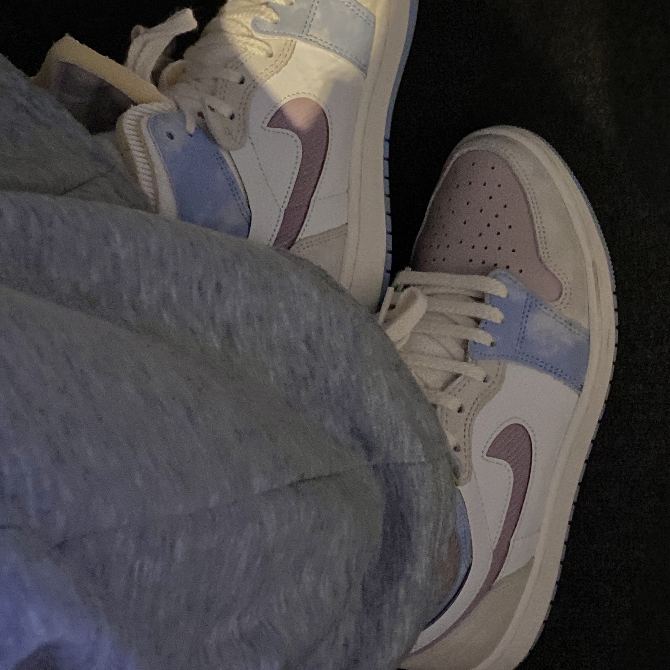 (W) Jordan 1 Zoom Air CMFT Pink Oxford Plum Fog 착용 스타일 - 1