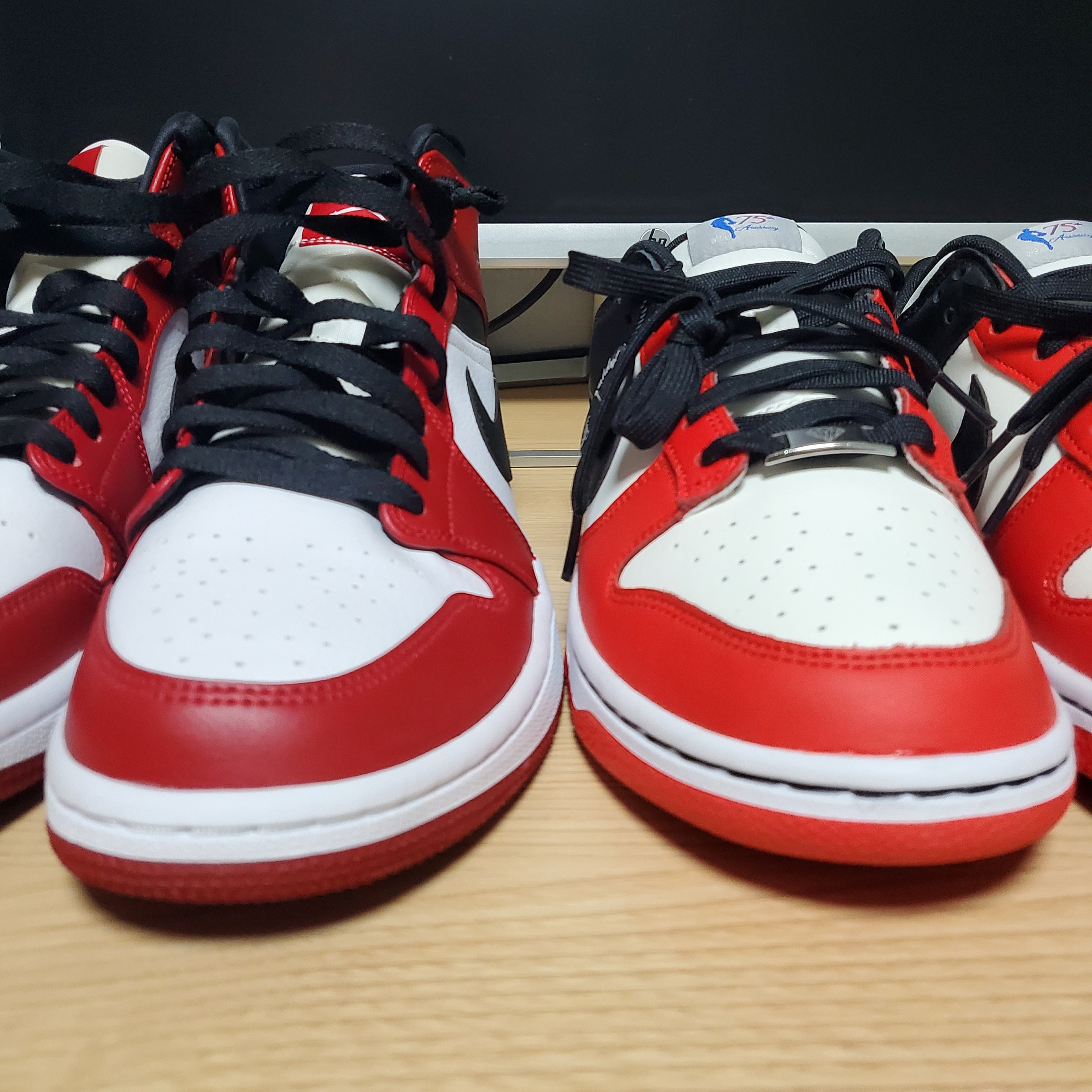 Jordan 1 Mid Chicago 2020, Nike x NBA Dunk Low Retro EMB Black and Chile Red 착용 스타일 - 1