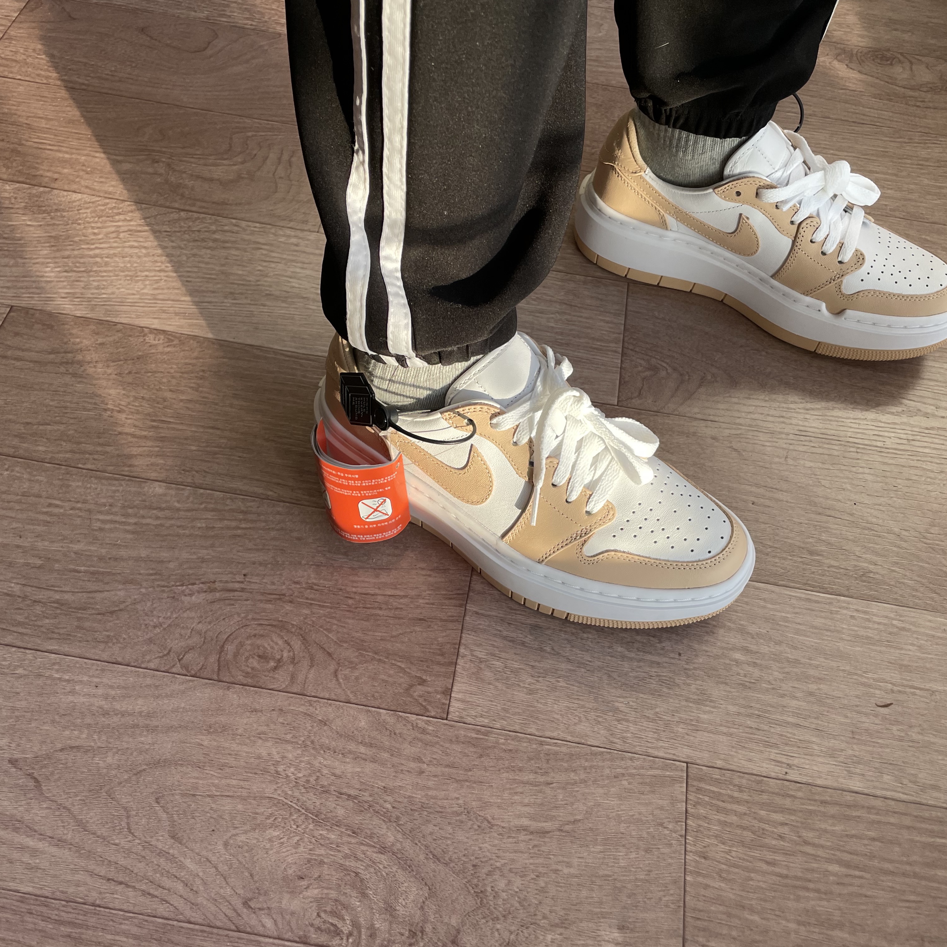 (W) Jordan 1 Elevate Low White Onyx 착용 스타일 - 3