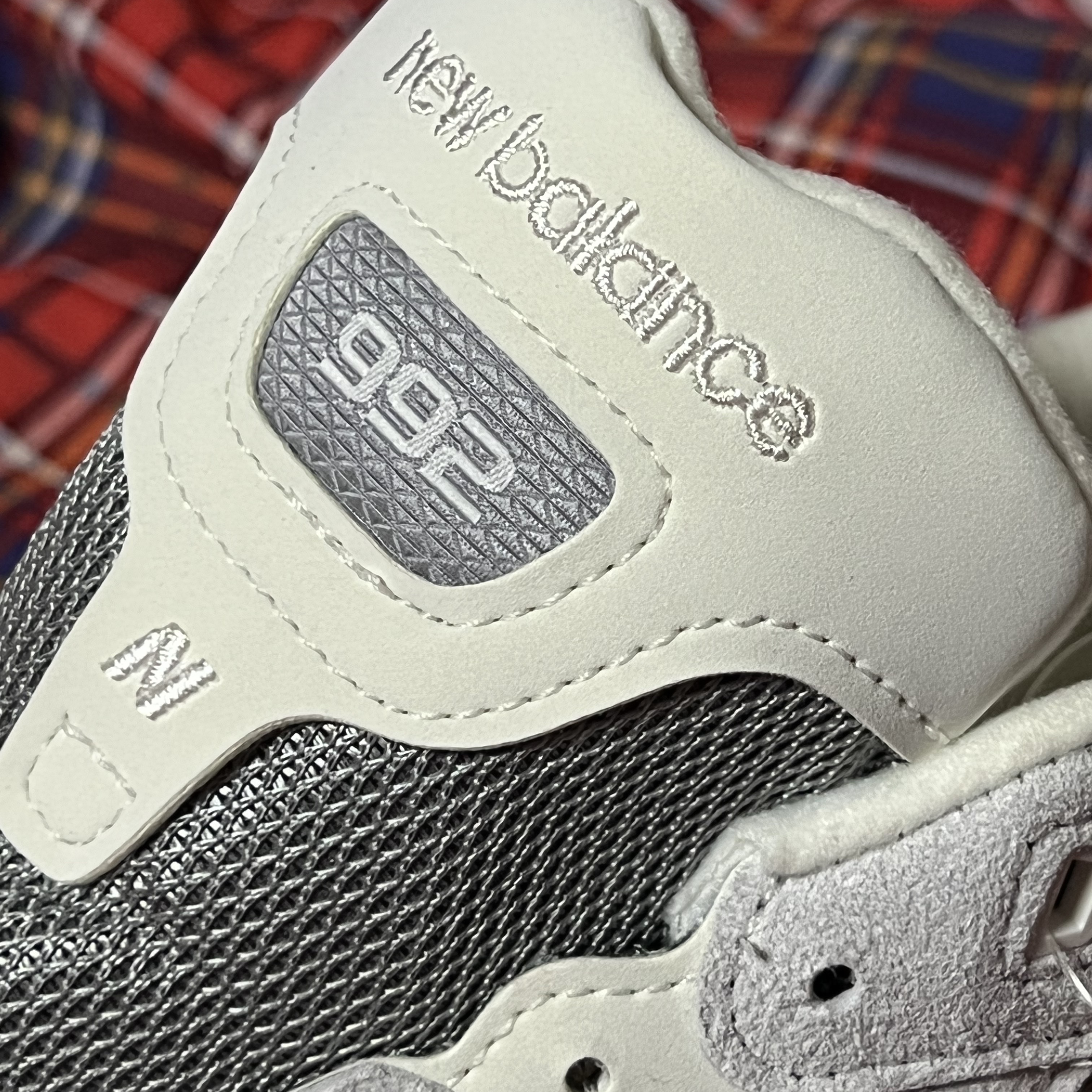 New Balance 992 Made in USA White Silver 착용 스타일 - 4