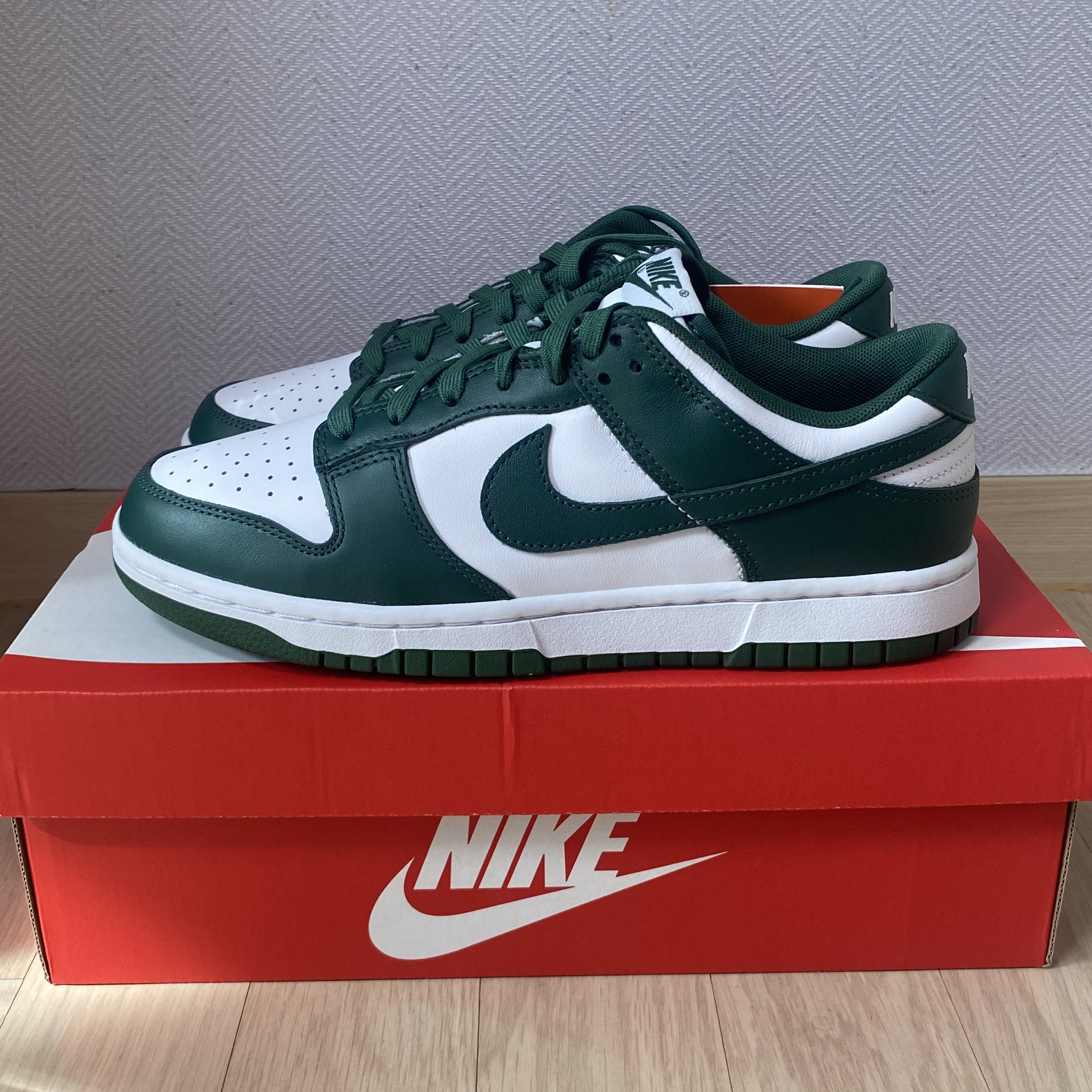Nike Dunk Low Retro Varsity Green 착용 스타일 - 2
