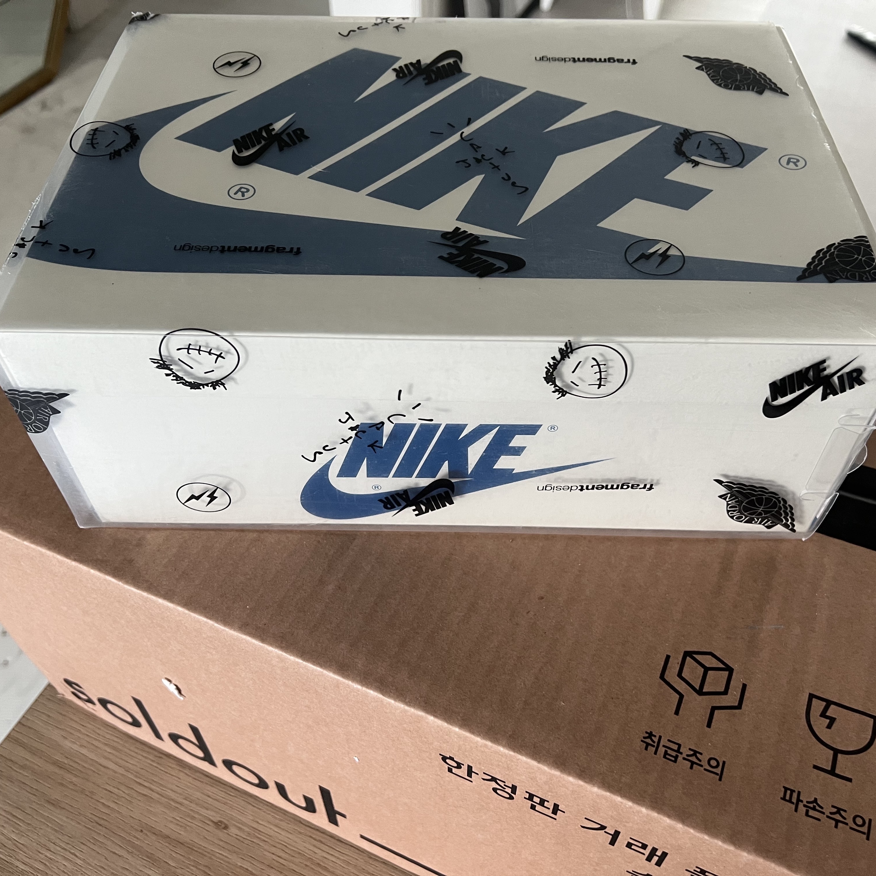 Jordan 1 x Travis Scott x Fragment Retro Low OG SP Military Blue 착용 스타일 - 2
