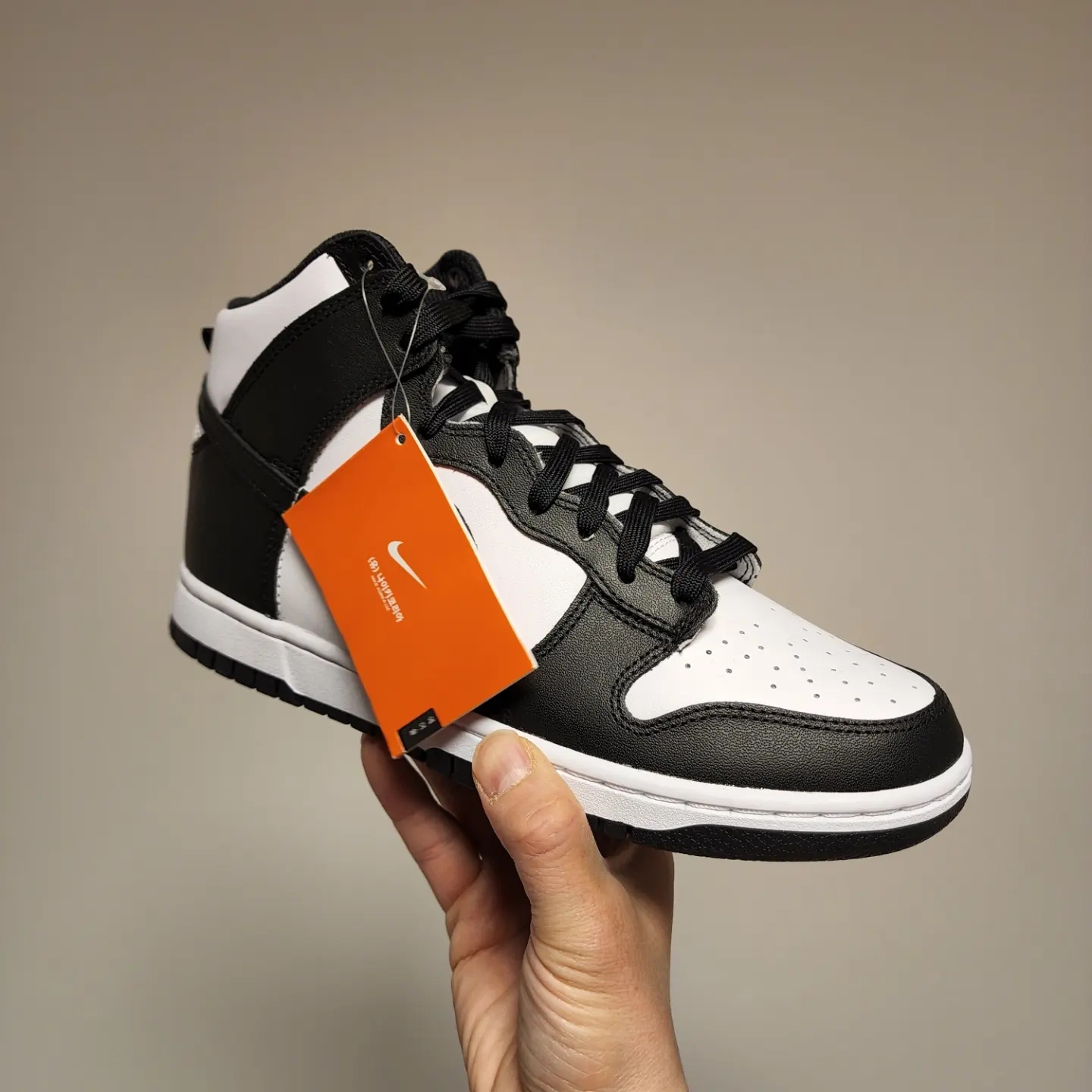 Nike Dunk High Retro Championship White 착용 스타일 - 1
