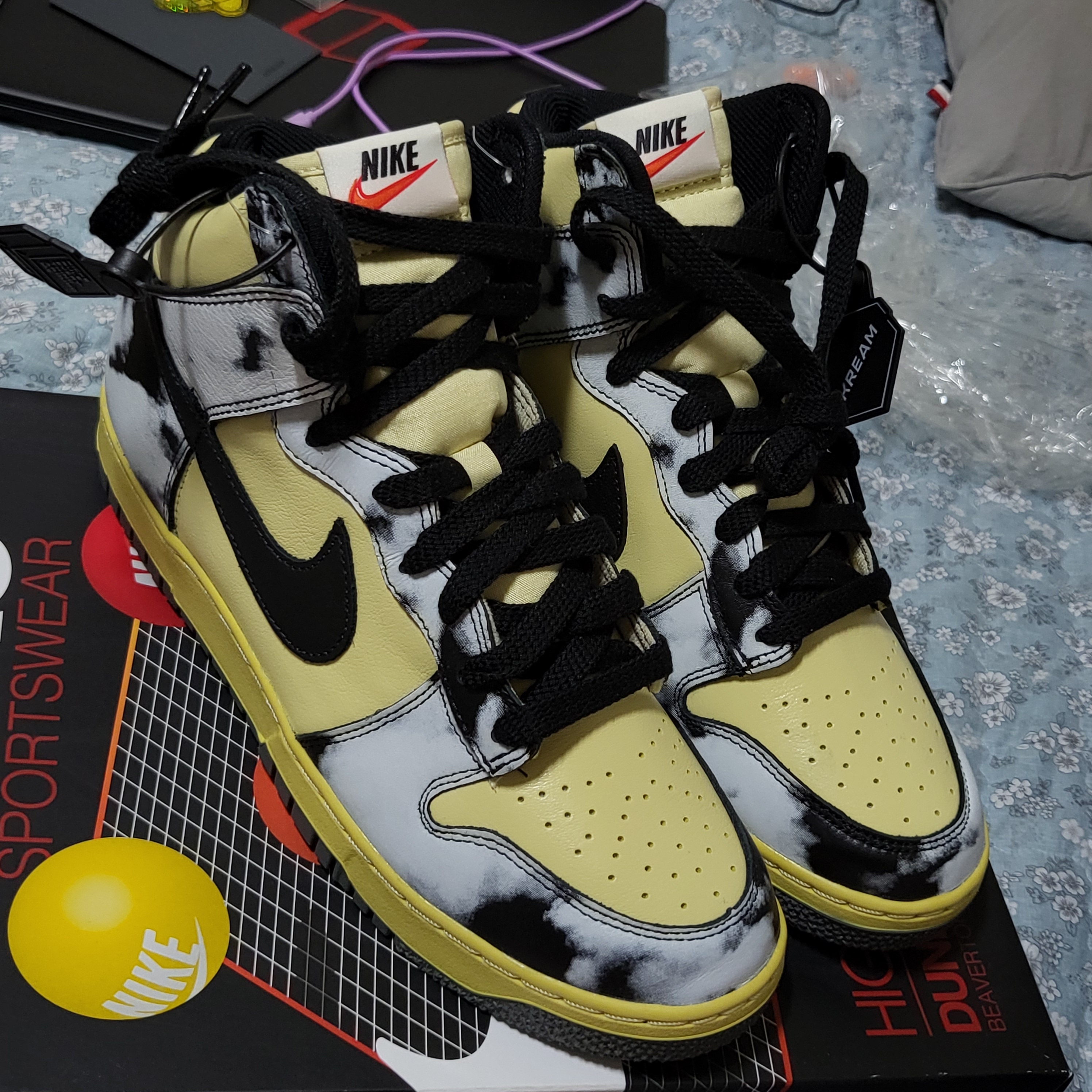 Nike Dunk High 1985 SP Black Acid Wash 착용 스타일 - 1