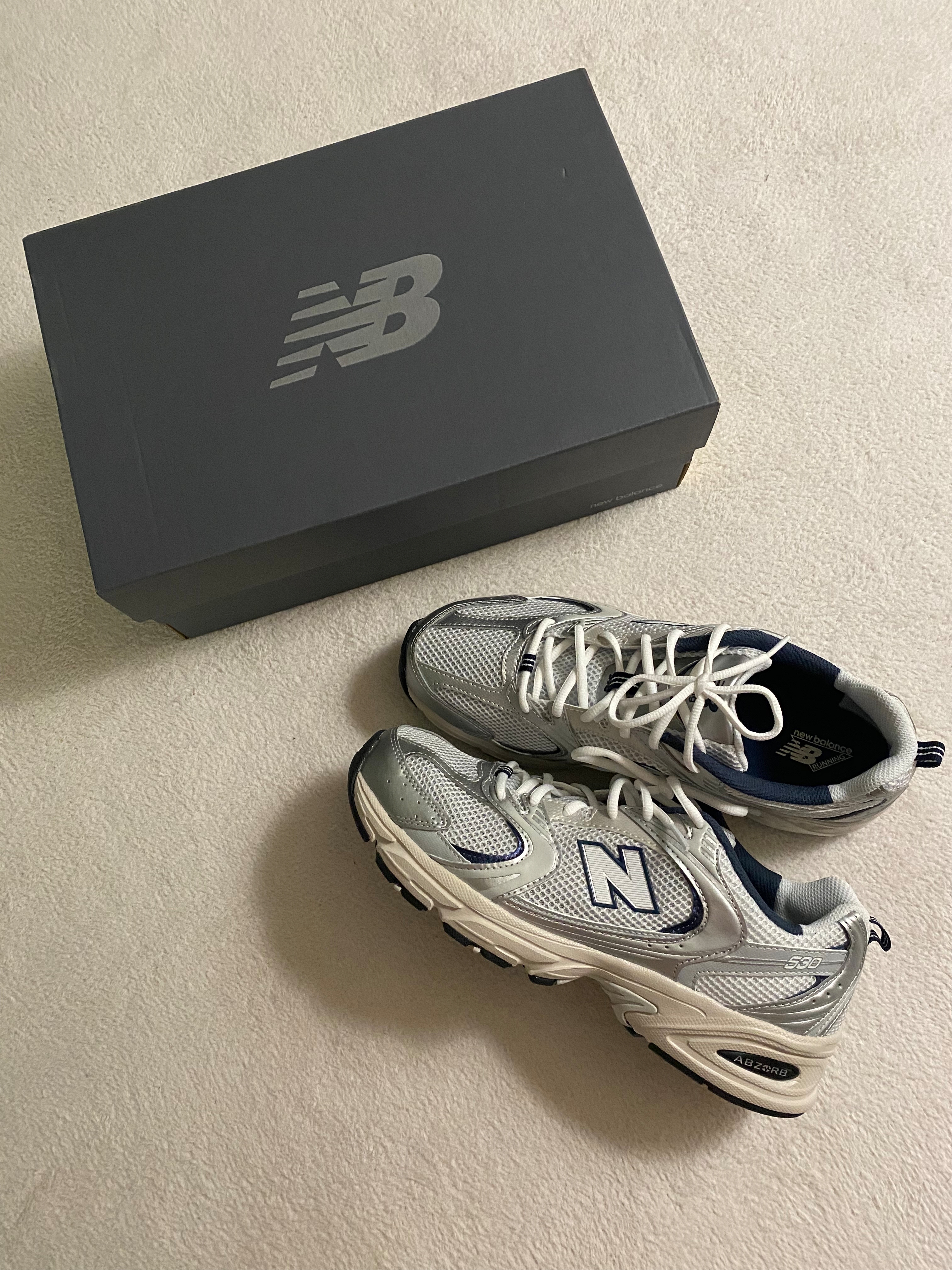 New Balance 530 Steel Grey 착용 스타일