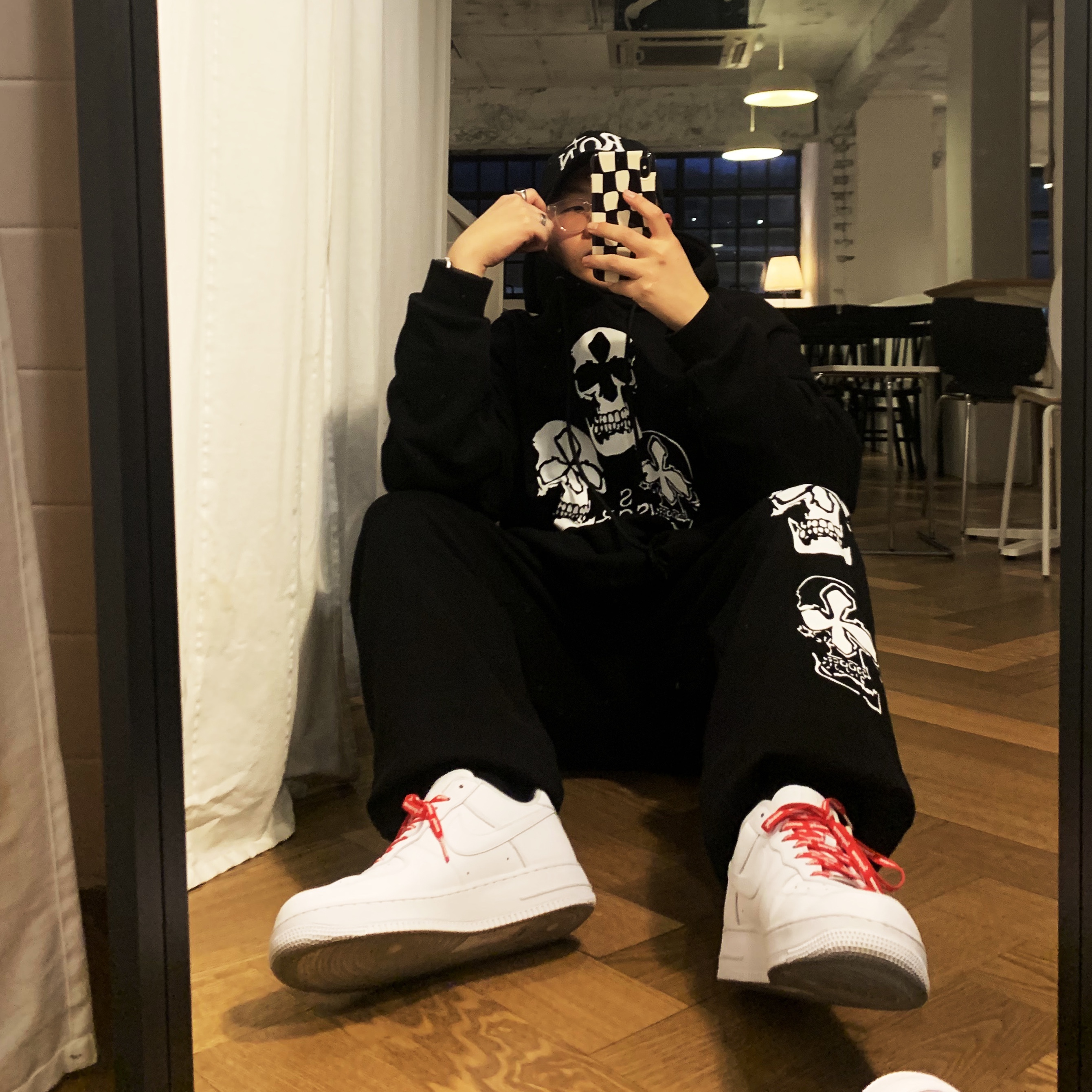 Nike x Supreme Air Force 1 Low White 착용 스타일 - 4