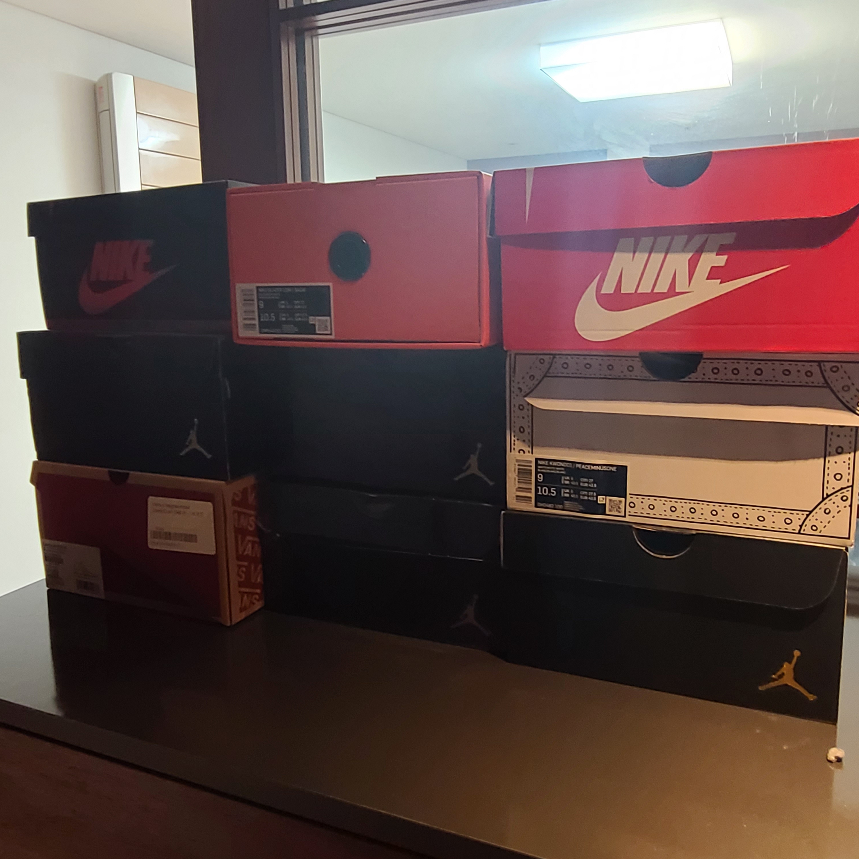 Nike x Sacai Blazer Low Black Patent Leather, Nike x Peaceminusone Kwondo1 White 착용 스타일 - 2