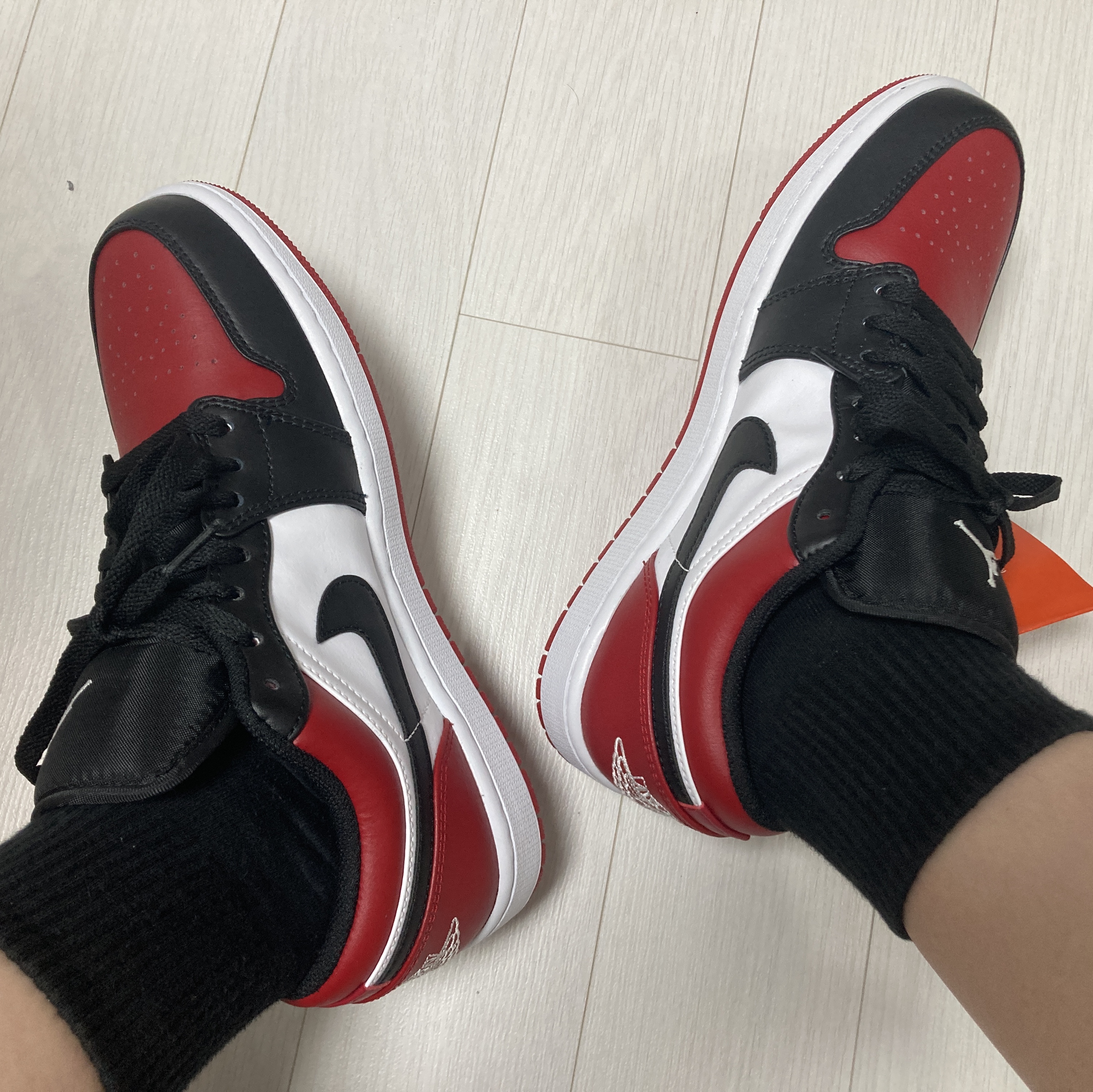 Jordan 1 Low Bred Toe 착용 스타일 - 1