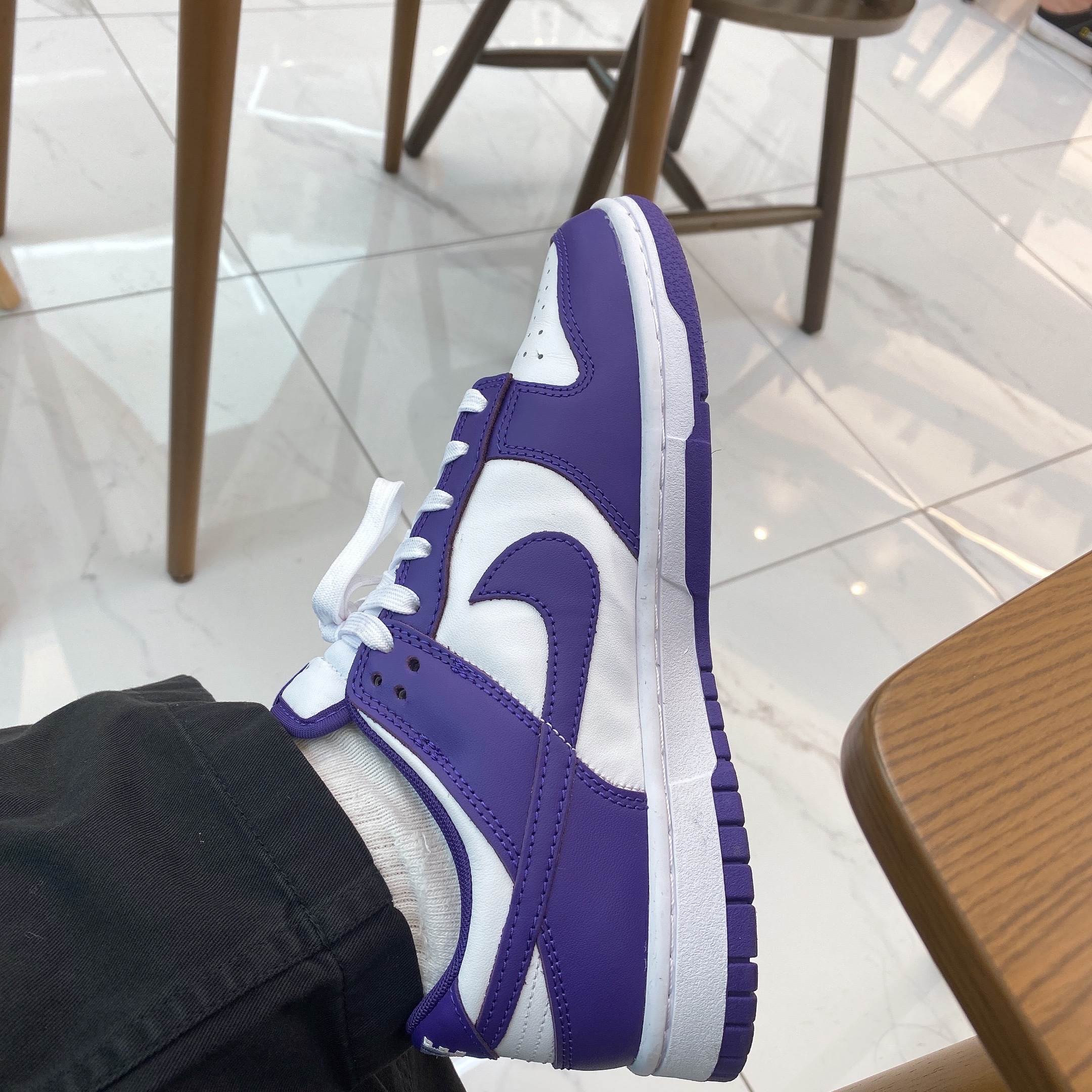 Nike Dunk Low Retro Championship Court Purple 착용 스타일