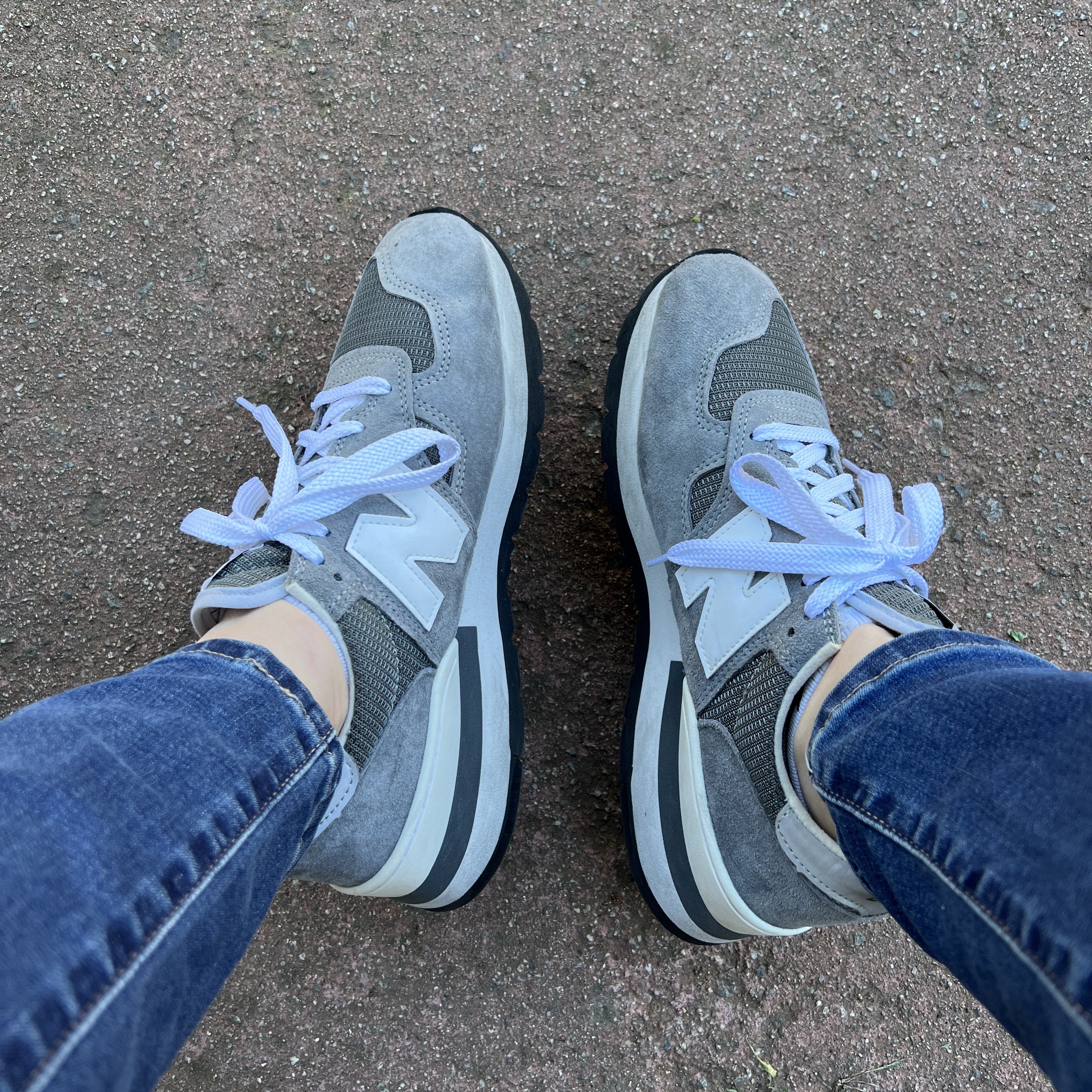 New Balance 990v1 Made in USA Grey White 착용 스타일