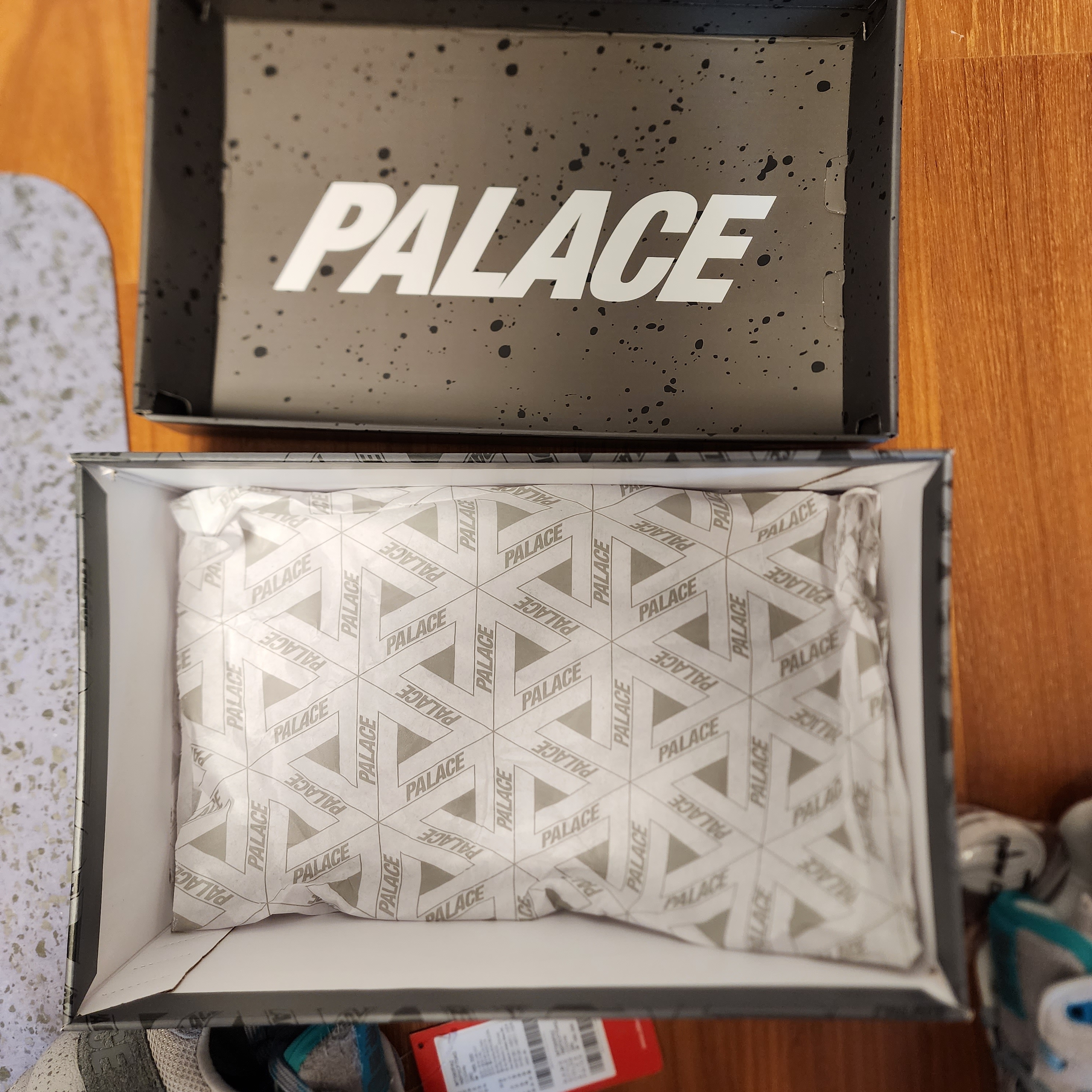 New Balance x Palace MT580 Gargoyle Lapis Blue 착용 스타일 - 5