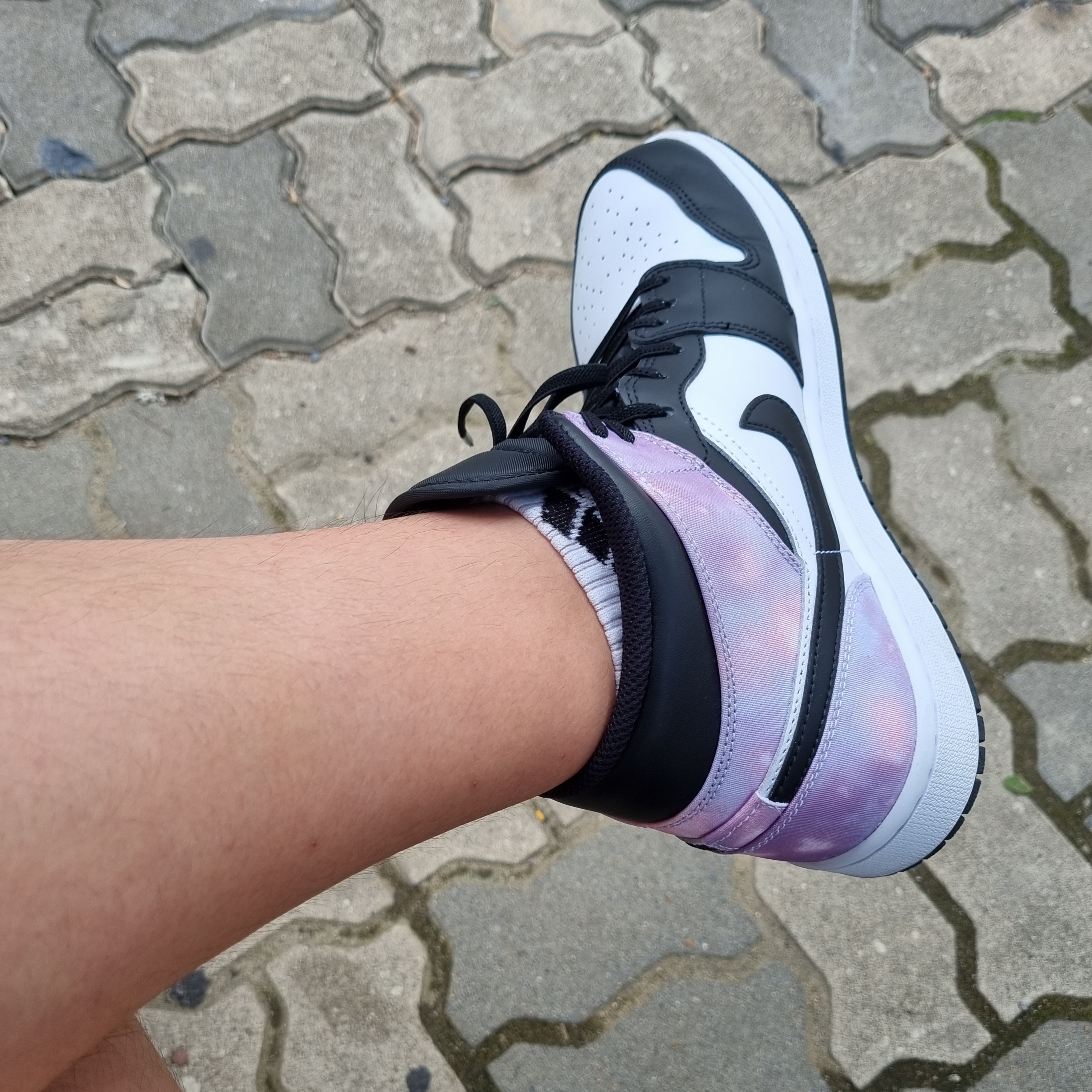 Jordan 1 Mid White Black Tie-Dye 착용 스타일 - 4