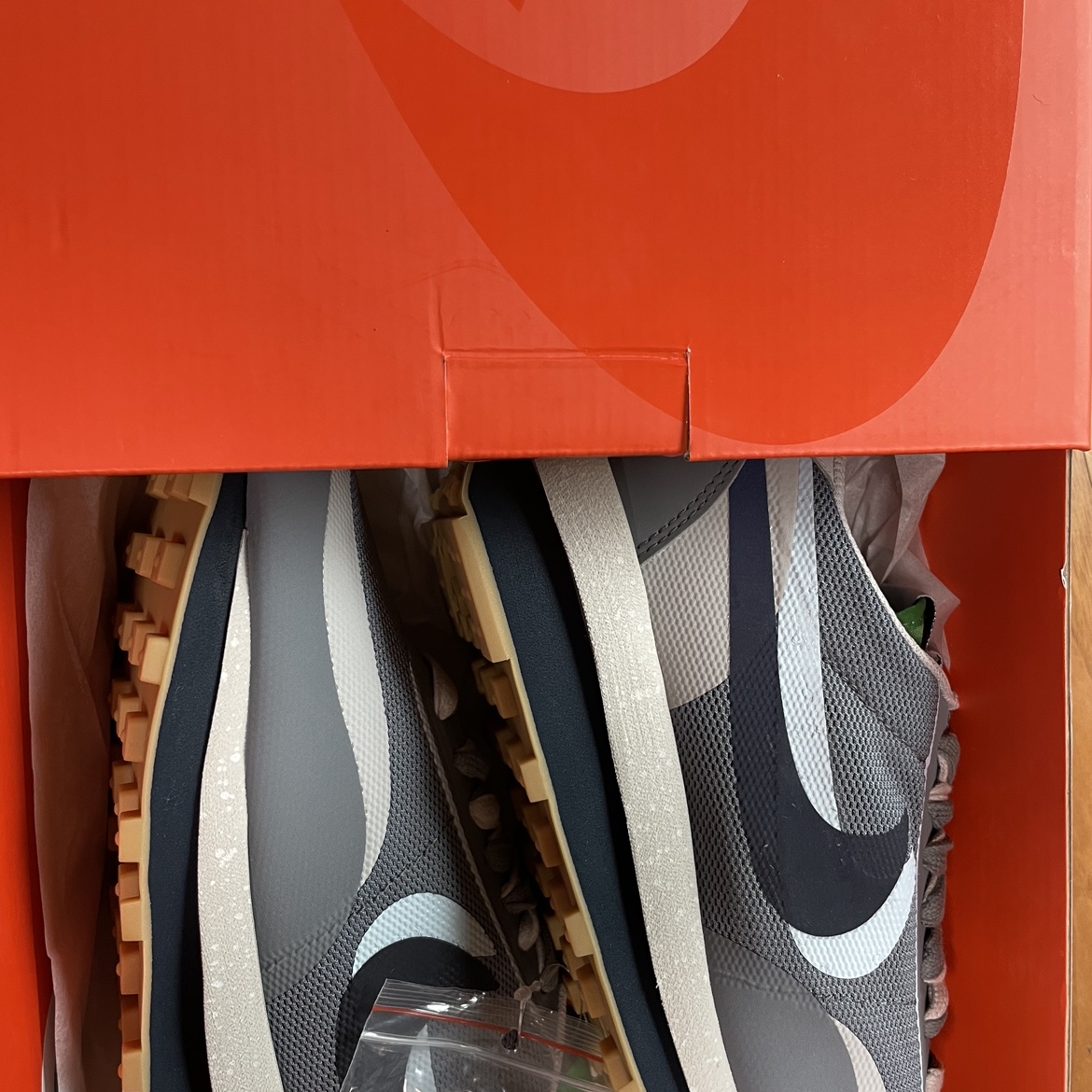 Nike x Sacai x Clot LDWaffle Cool Grey 착용 스타일 - 1