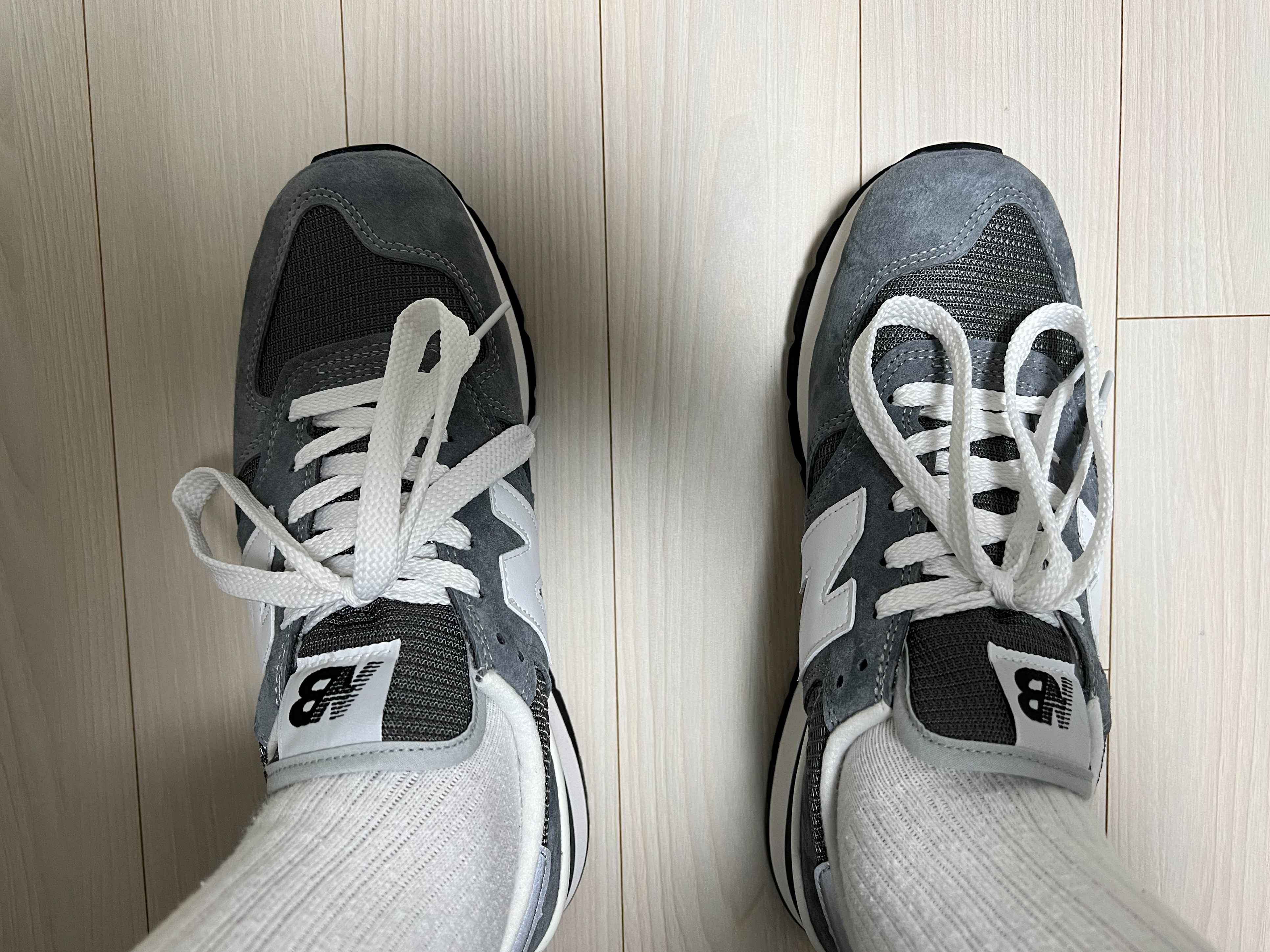 (W) Nike Dunk Low Vintage Green, New Balance 990v1 Made in USA Grey White 착용 스타일 - 4