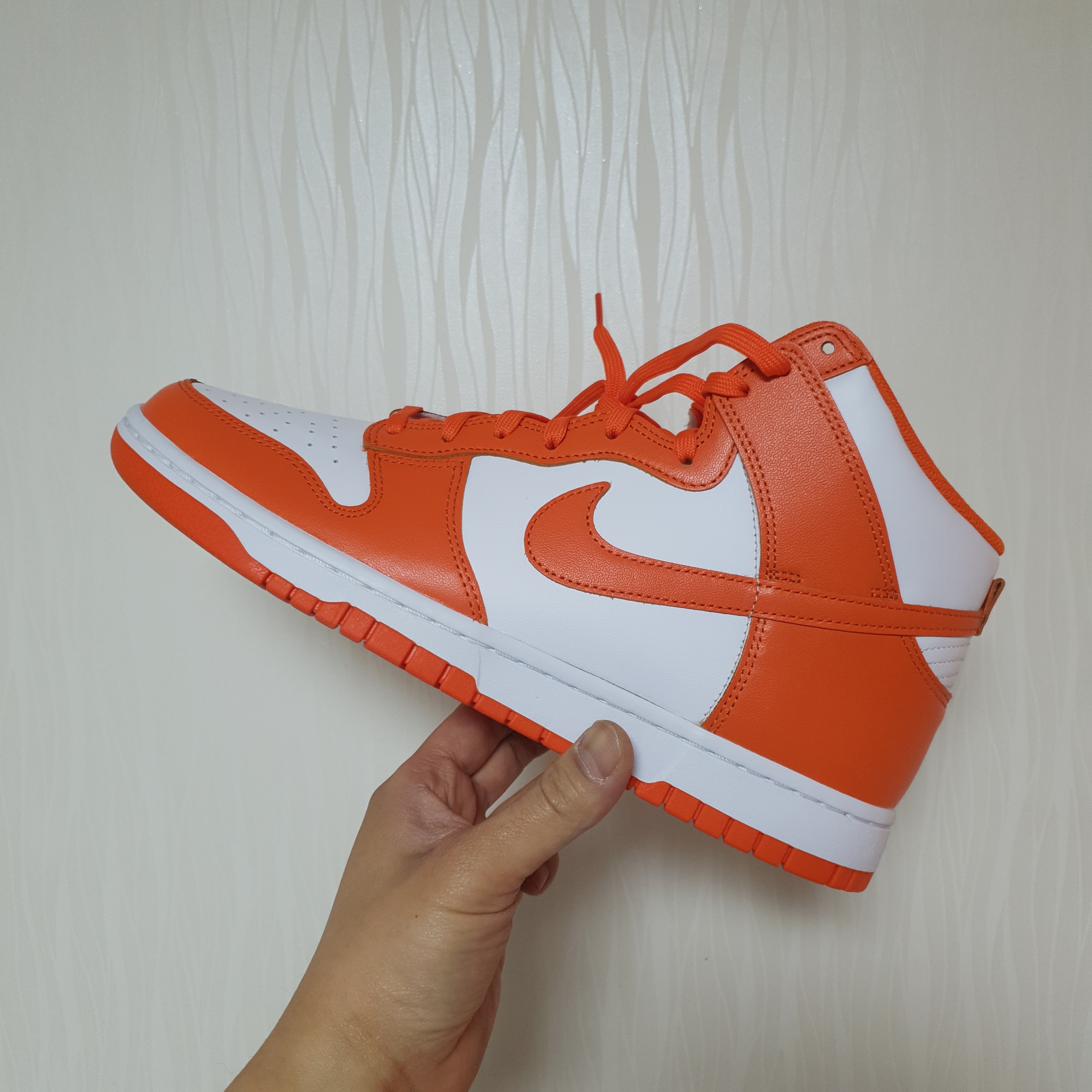 Nike Dunk High Retro Orange Blaze 착용 스타일 - 1