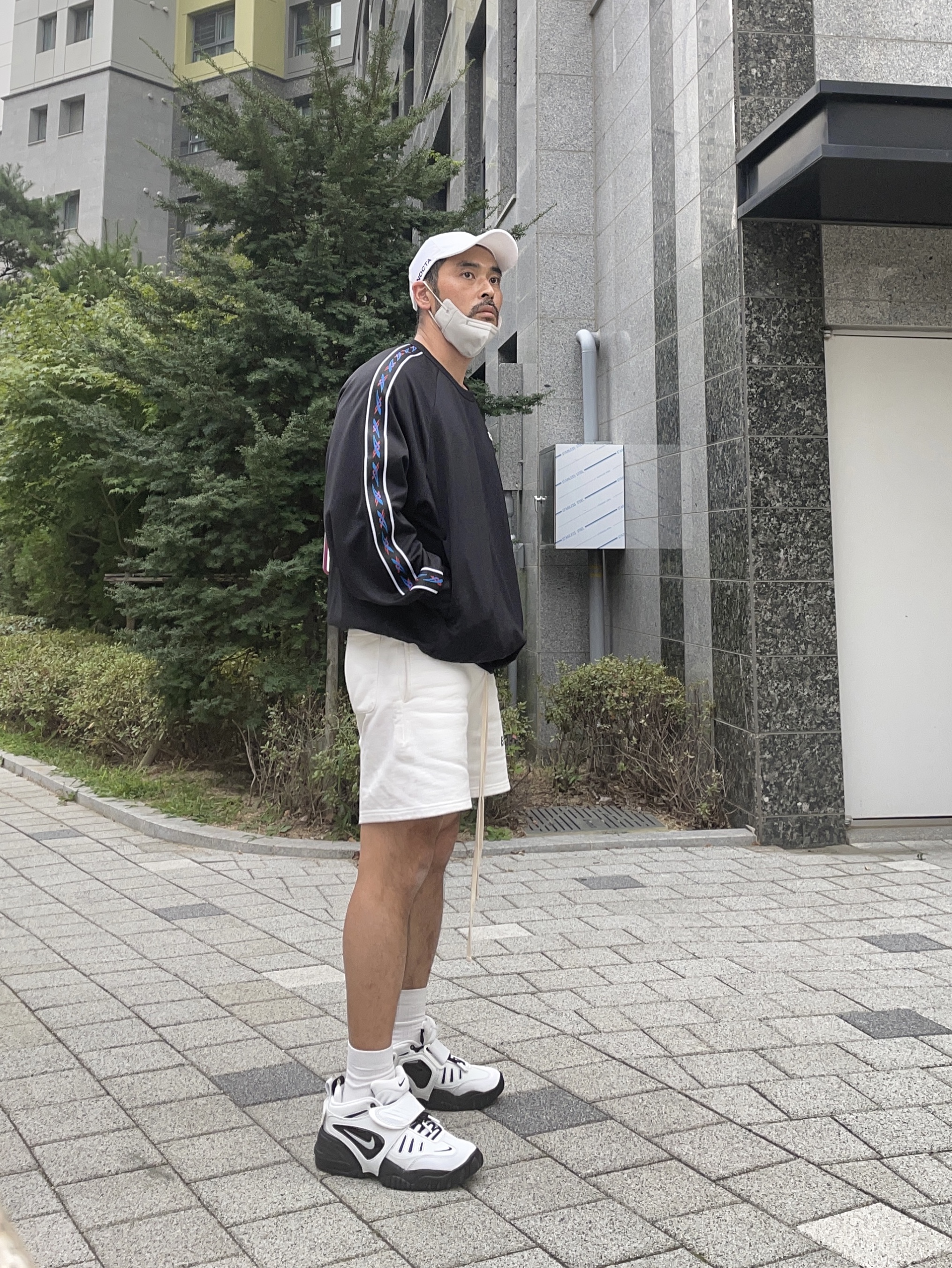 Nike x Ambush Air Adjust Force SP Summit White and Black, Nike x Drake Nocta Cardinal Stock Essential Cap White 착용 스타일 - 2