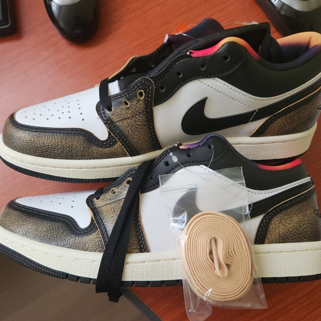 Jordan 1 Low SE Black White Onyx 착용 스타일