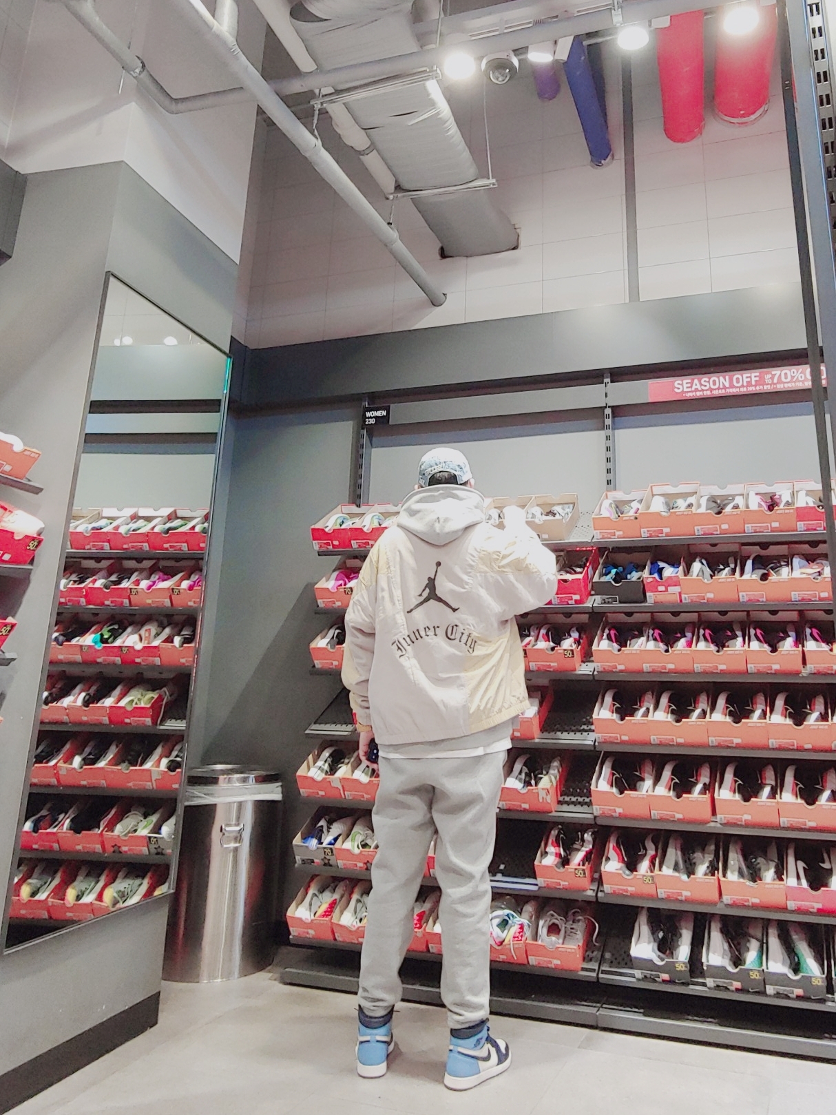 Supreme Frayed Logos Denim Camp Cap Blue - 21SS, Jordan x Russell Westbrook Honor the Gift Jacket - US/EU 착용 스타일