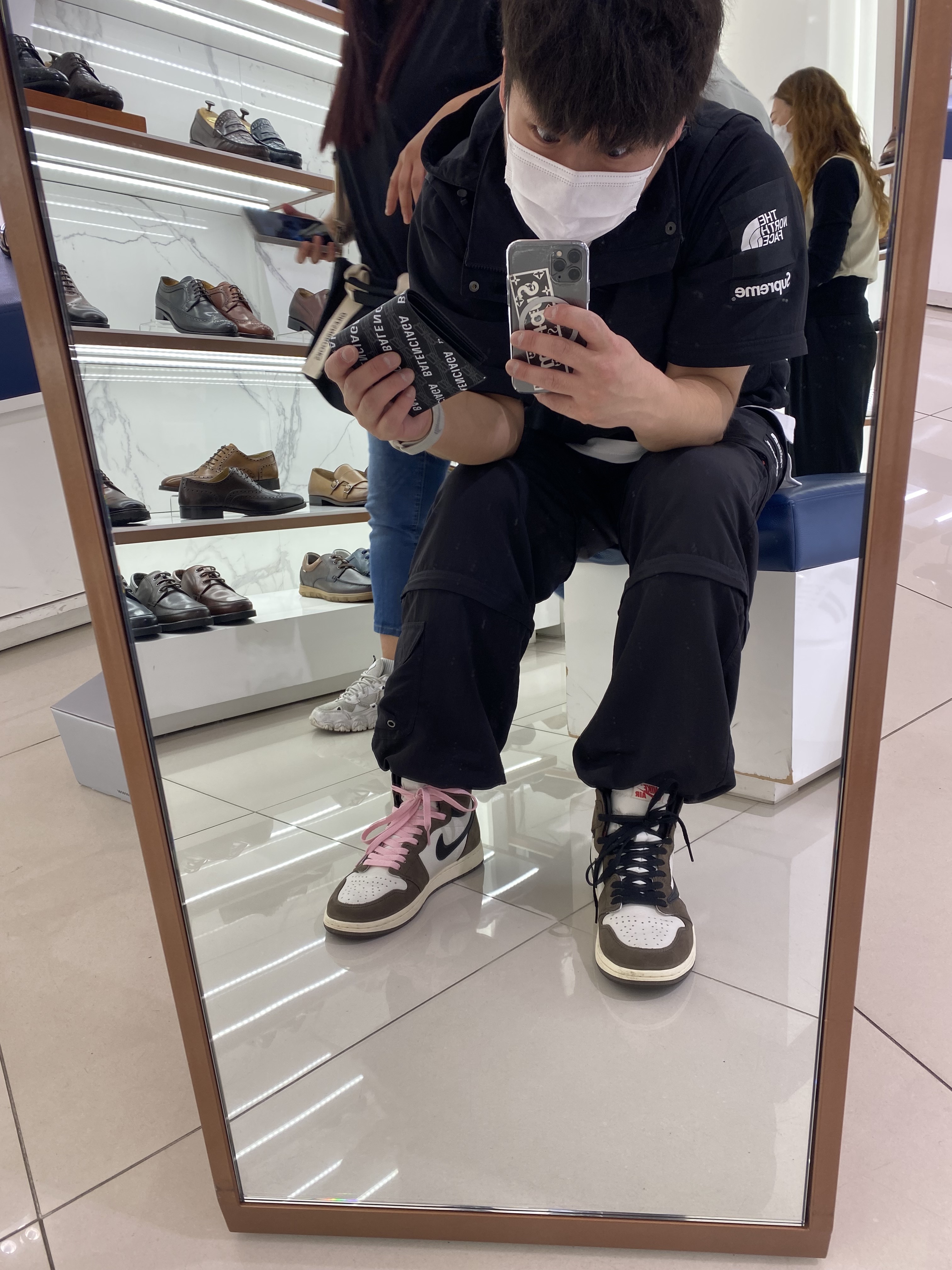 Supreme x The North Face Trekking Convertible Jacket Black - 22SS, Supreme x The North Face Trekking Zip-Off Belted Pants Black - 22SS 착용 스타일