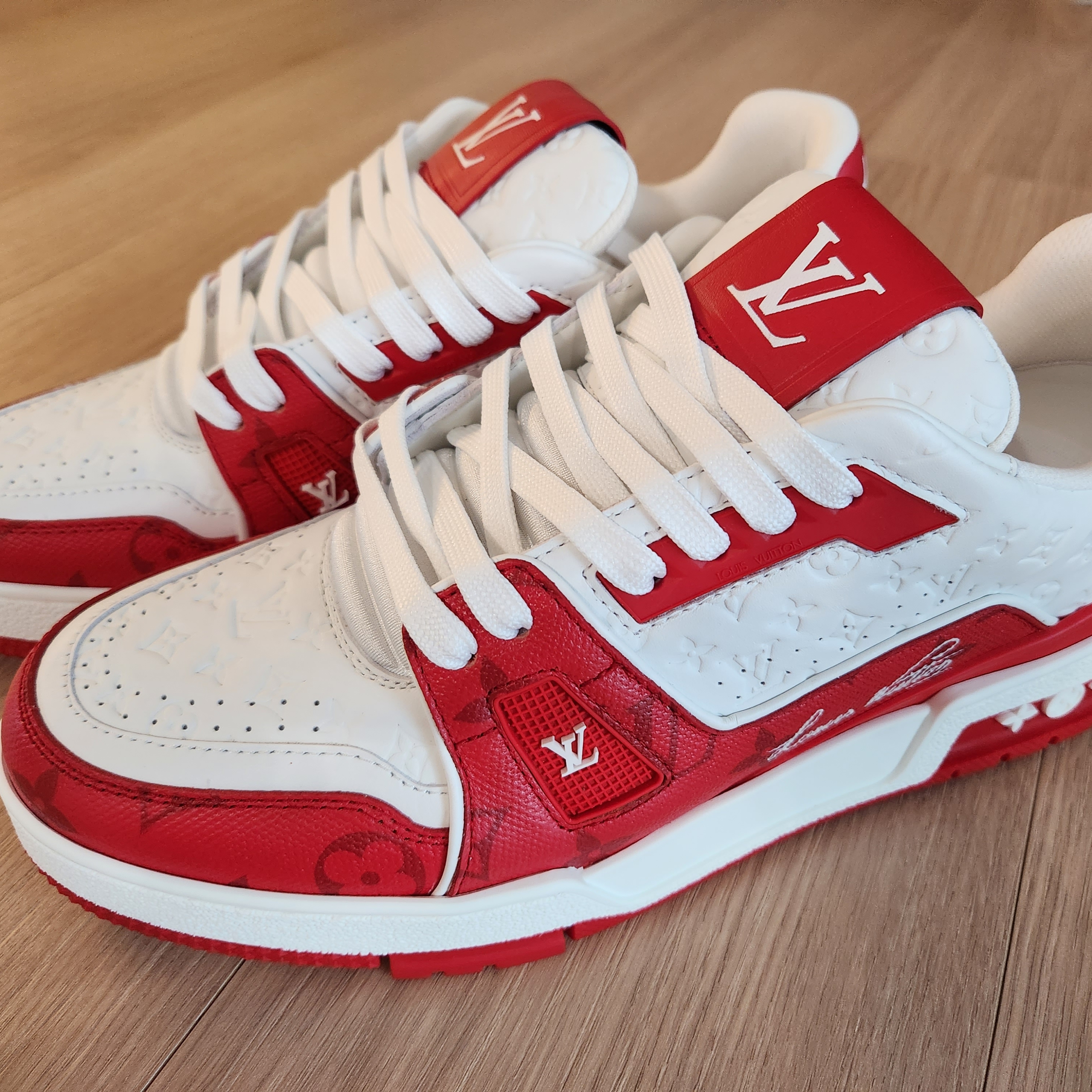 Louis Vuitton LV Trainer Sneakers Red 착용 스타일