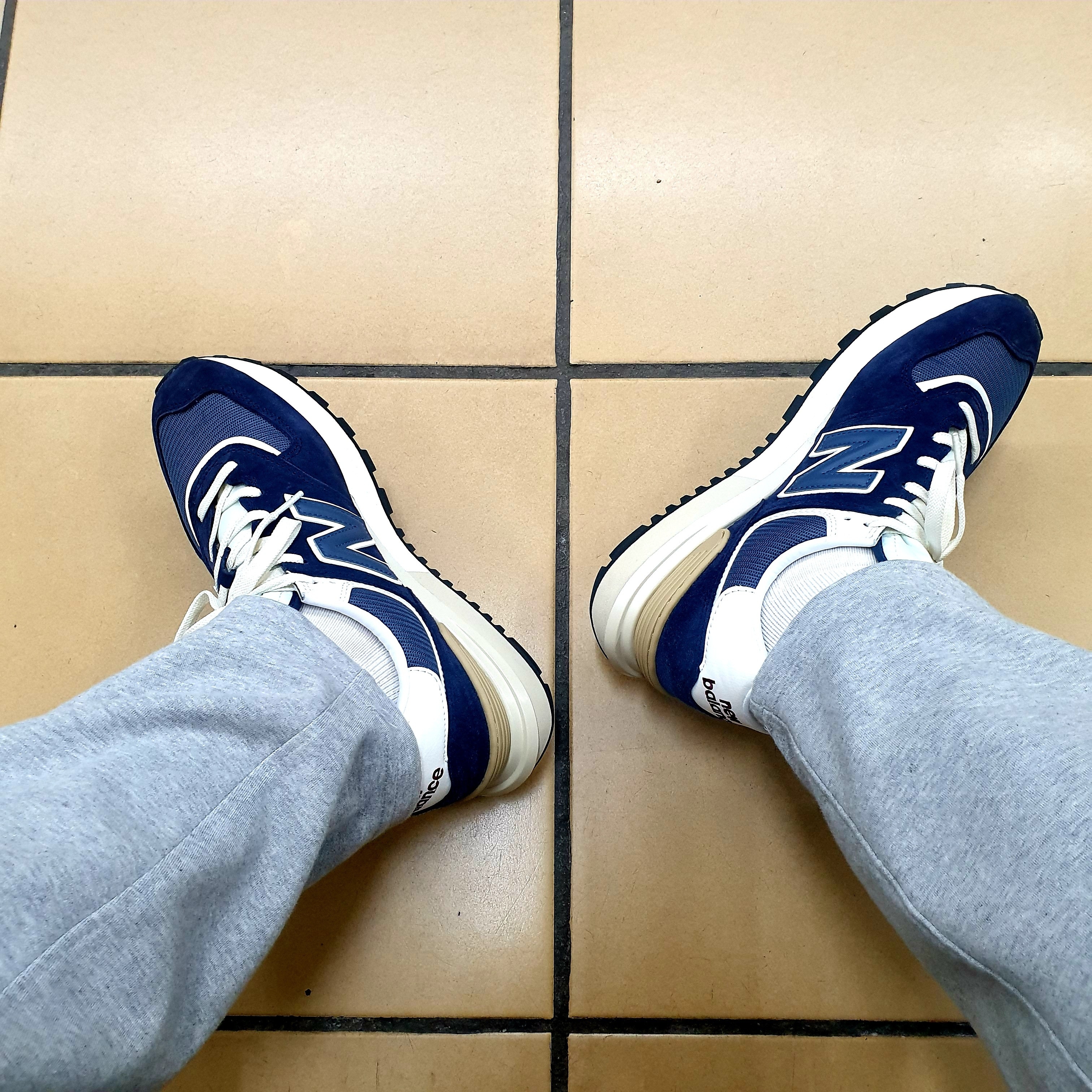 New Balance 574 Legacy Navy 착용 스타일