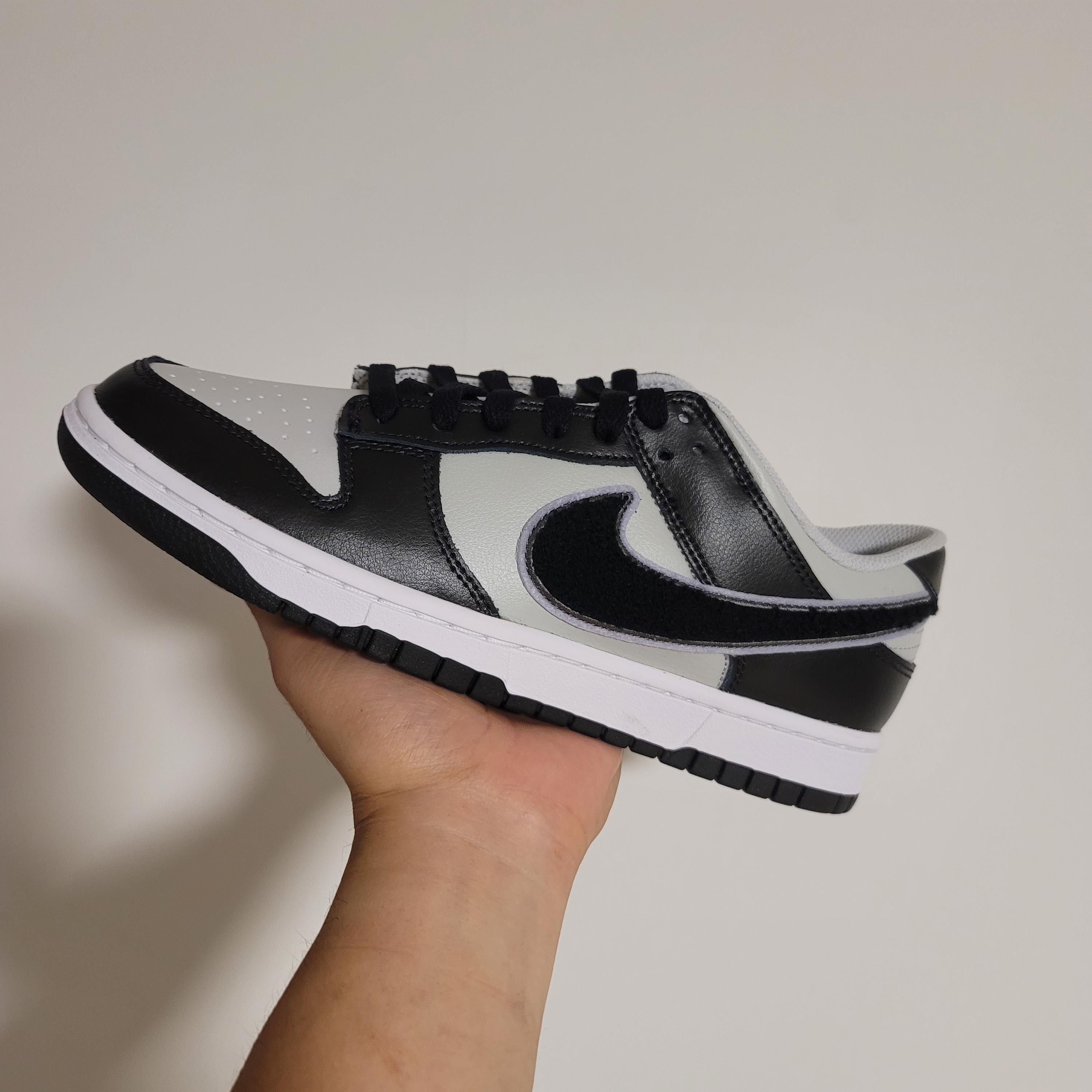 Nike Dunk Low Retro Grey Fog Black 착용 스타일