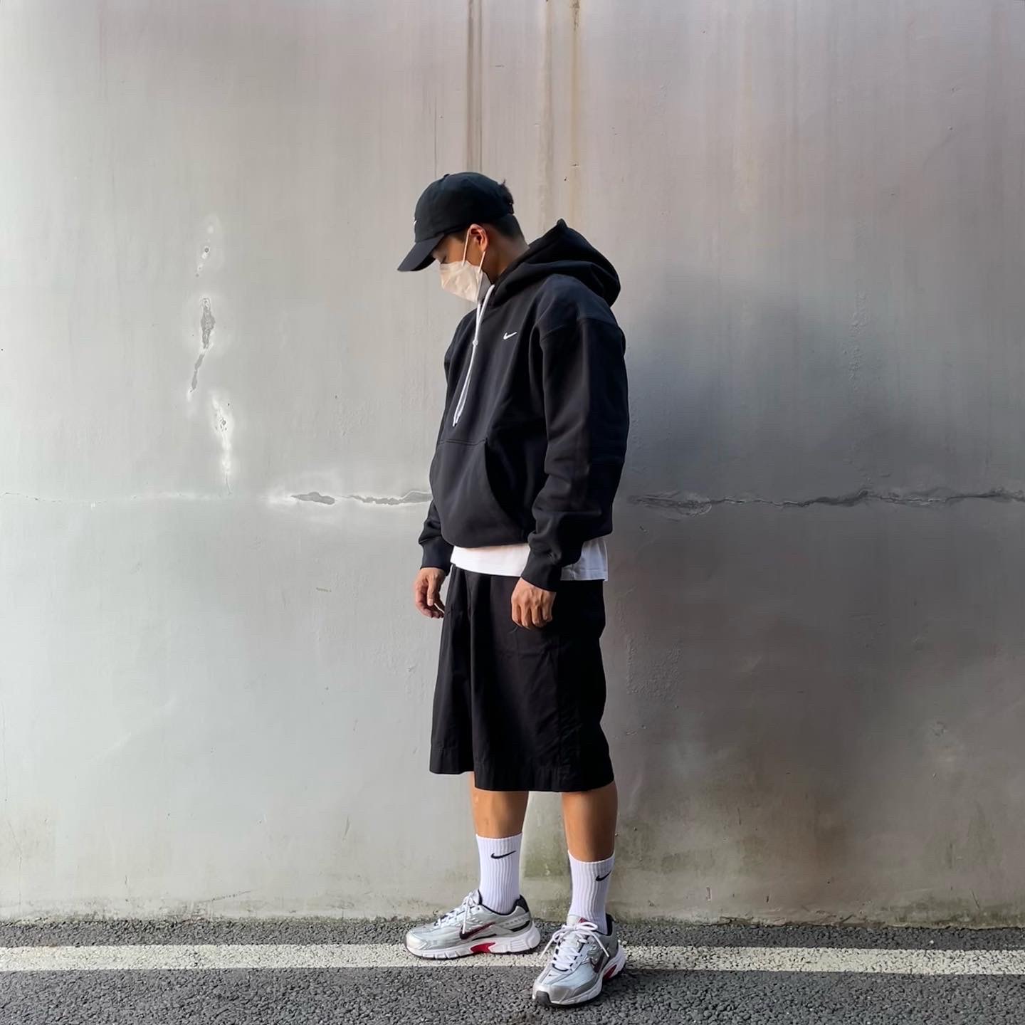 Nike M NRG Hoodie Black White, Nike Initiator Metallic Silver Black 착용 스타일