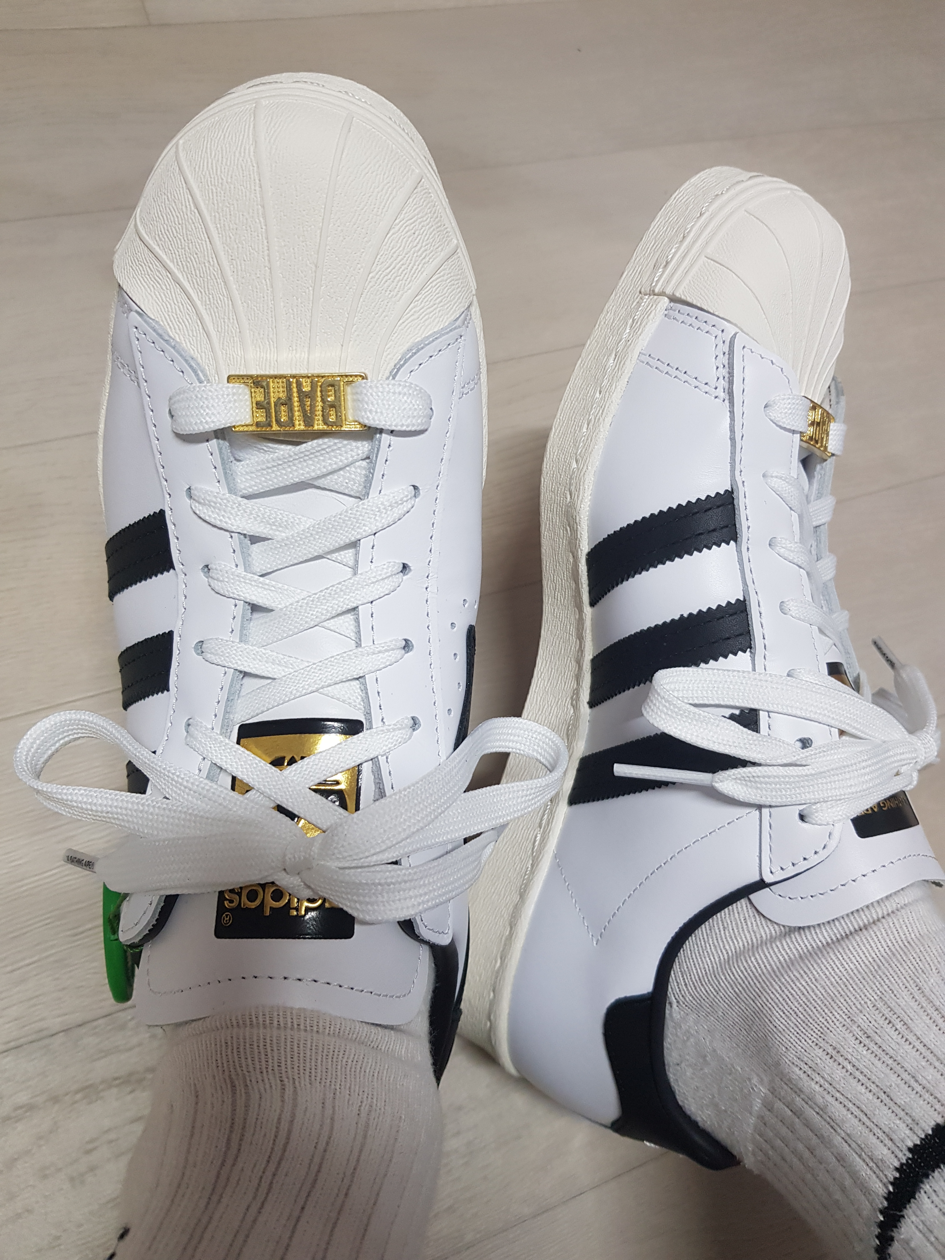 Adidas x BAPE Superstar 80s White Black 착용 스타일
