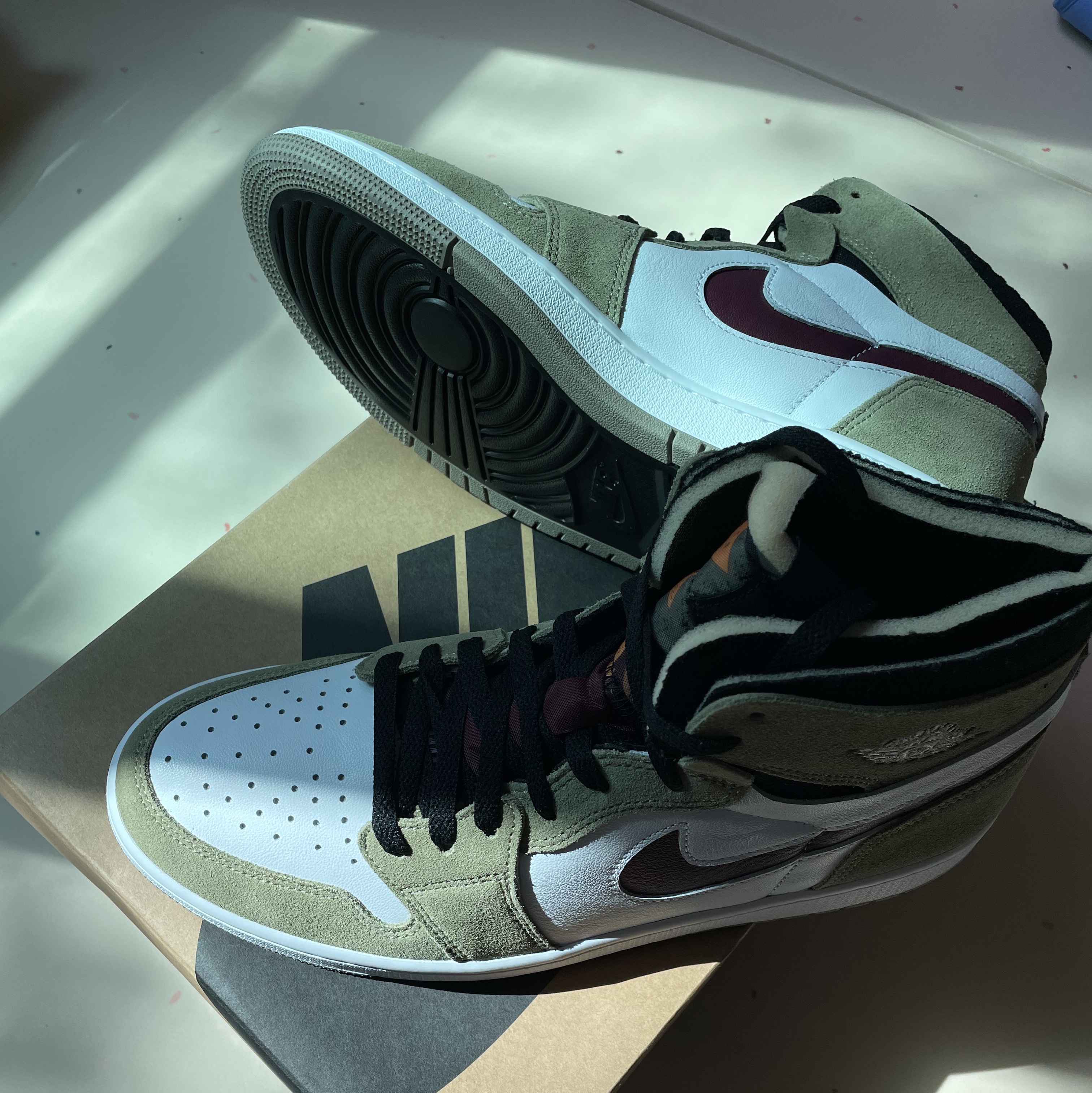 Jordan 1 Zoom Air CMFT Neutral Olive 착용 스타일 - 2