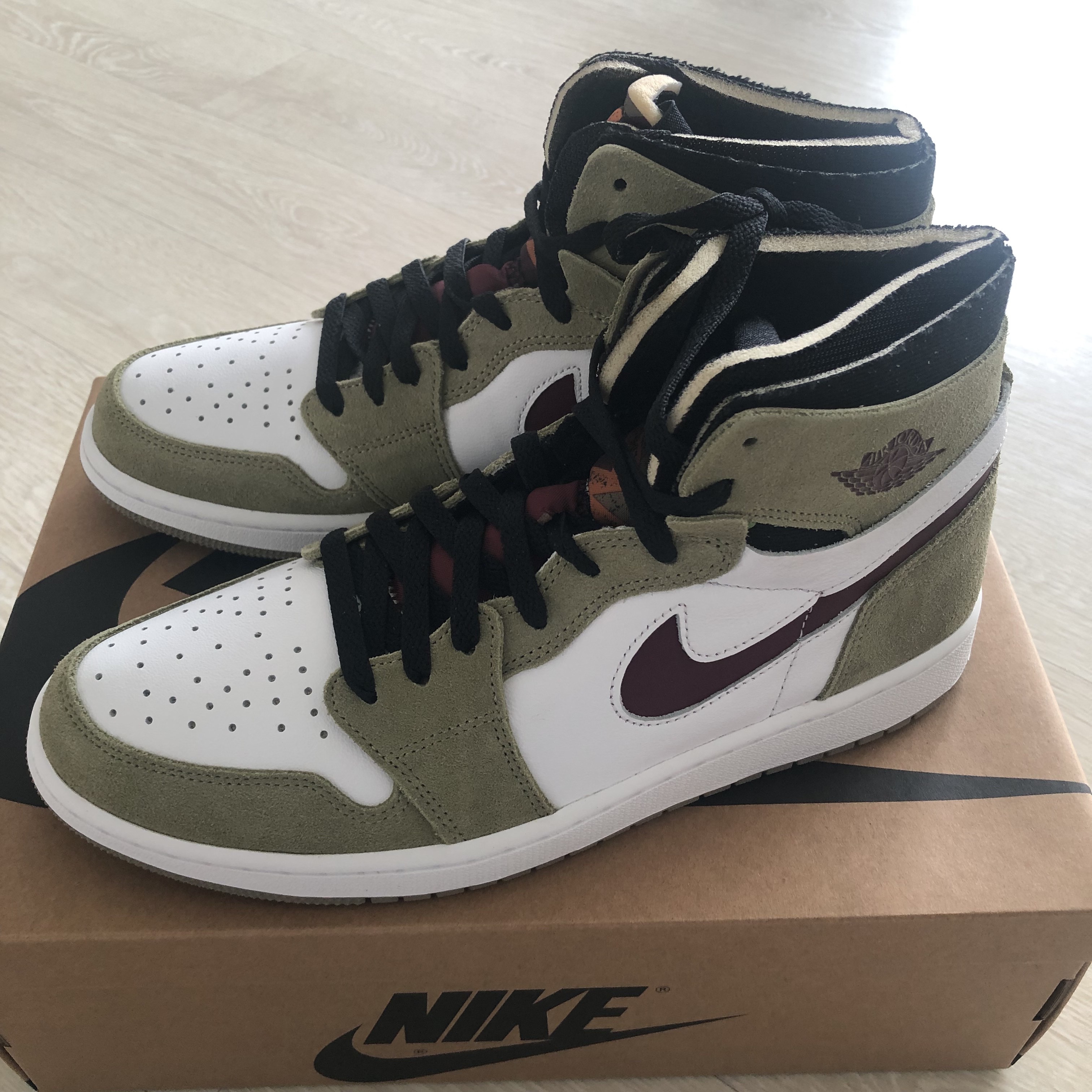 Jordan 1 Zoom Air CMFT Neutral Olive 착용 스타일 - 2