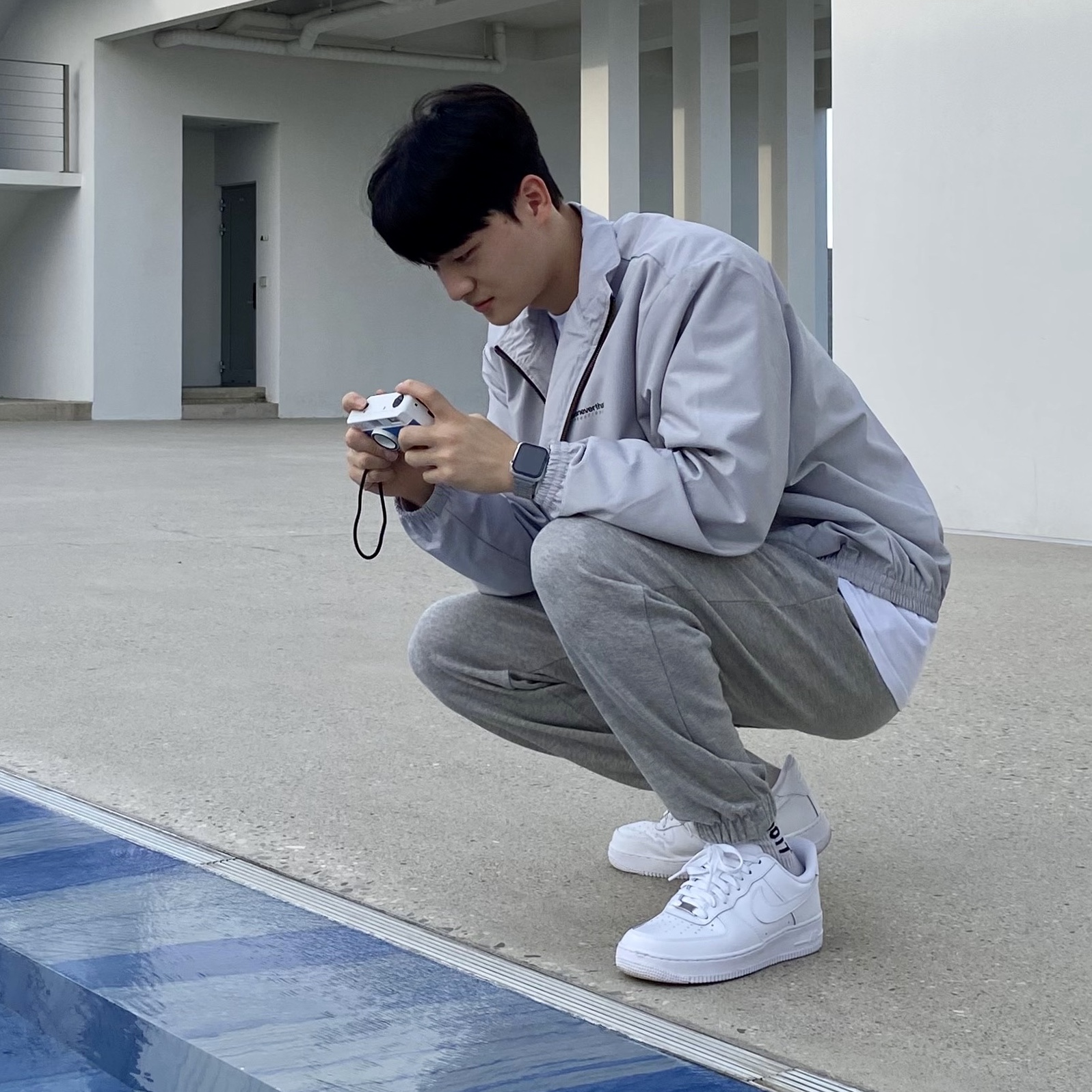 Nike Air Force 1 '07 Low White 착용 스타일 - 2
