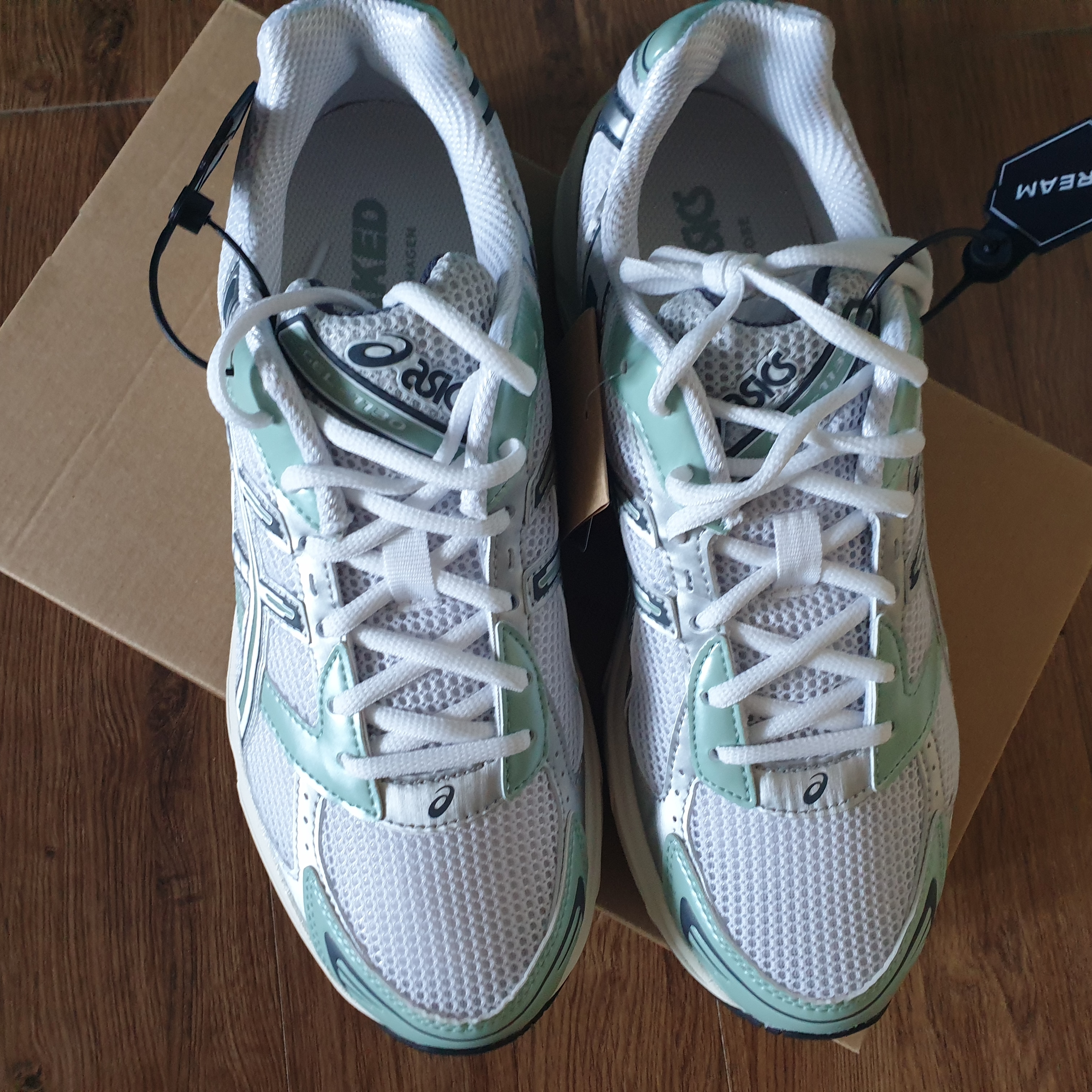 Asics x Naked Gel-1130 White Pure Silver 착용 스타일