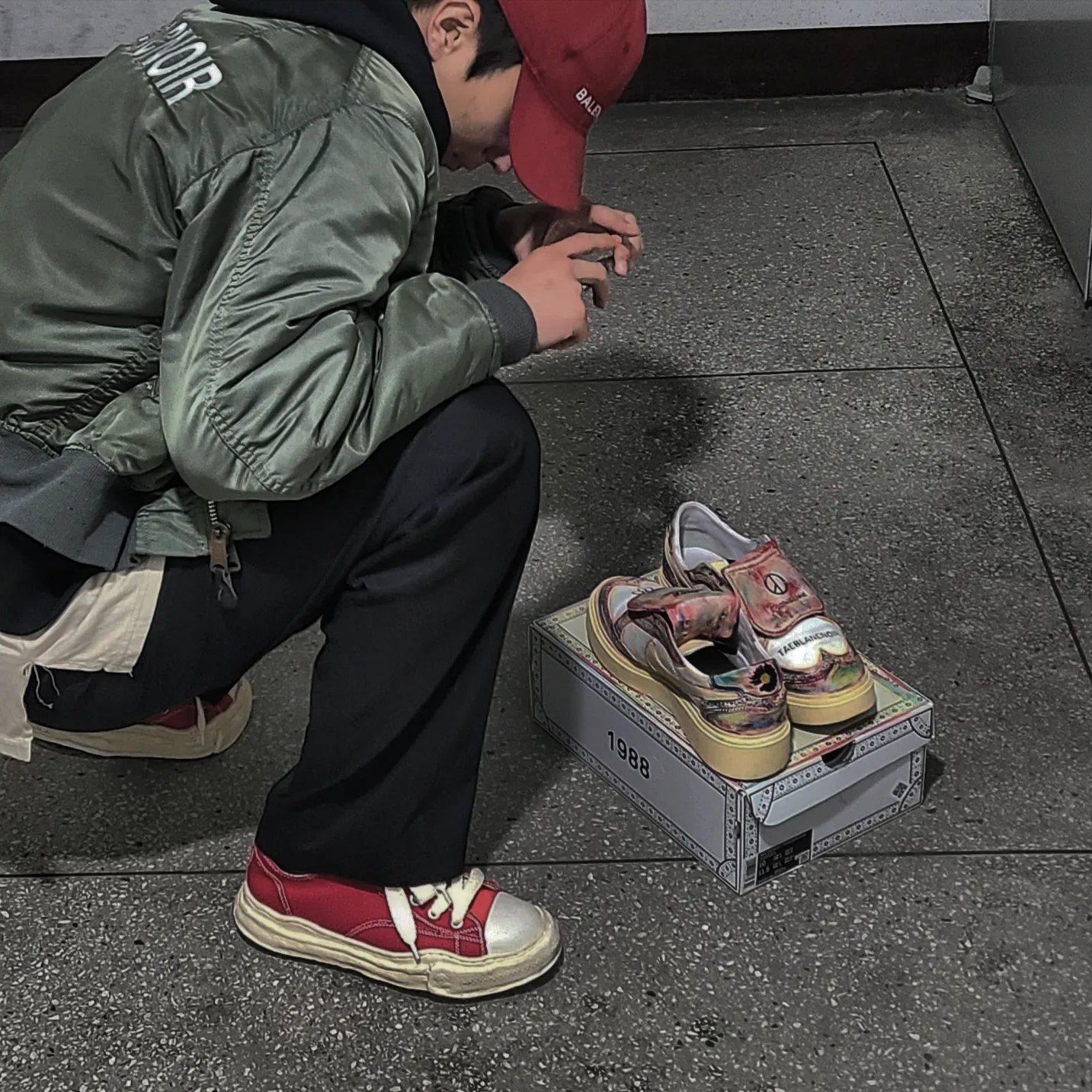 Maison Mihara Yasuhiro Peterson OG Sole OD Canvas Low-top Sneakers Red, Nike x Peaceminusone Kwondo1 White 착용 스타일 - 2