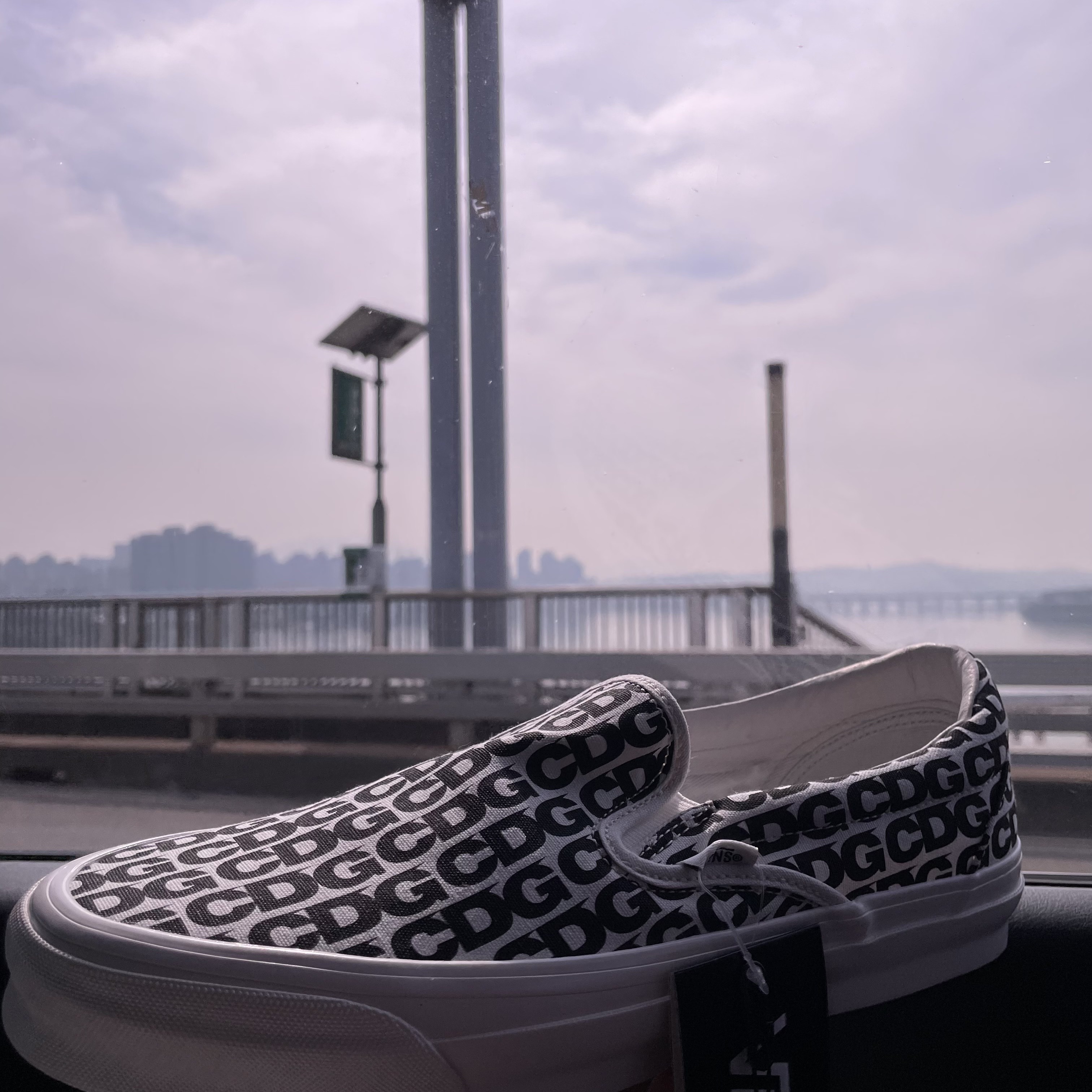 Vans Vault x CDG Slip-On LX White 착용 스타일