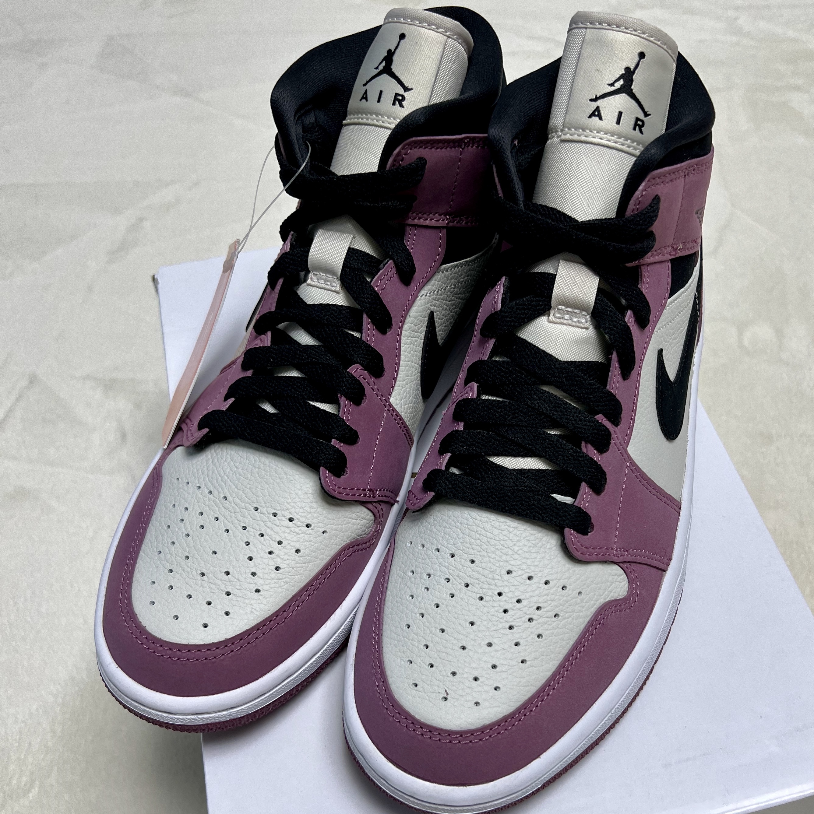 (W) Jordan 1 Mid SE Light Mulberry 착용 스타일 - 2
