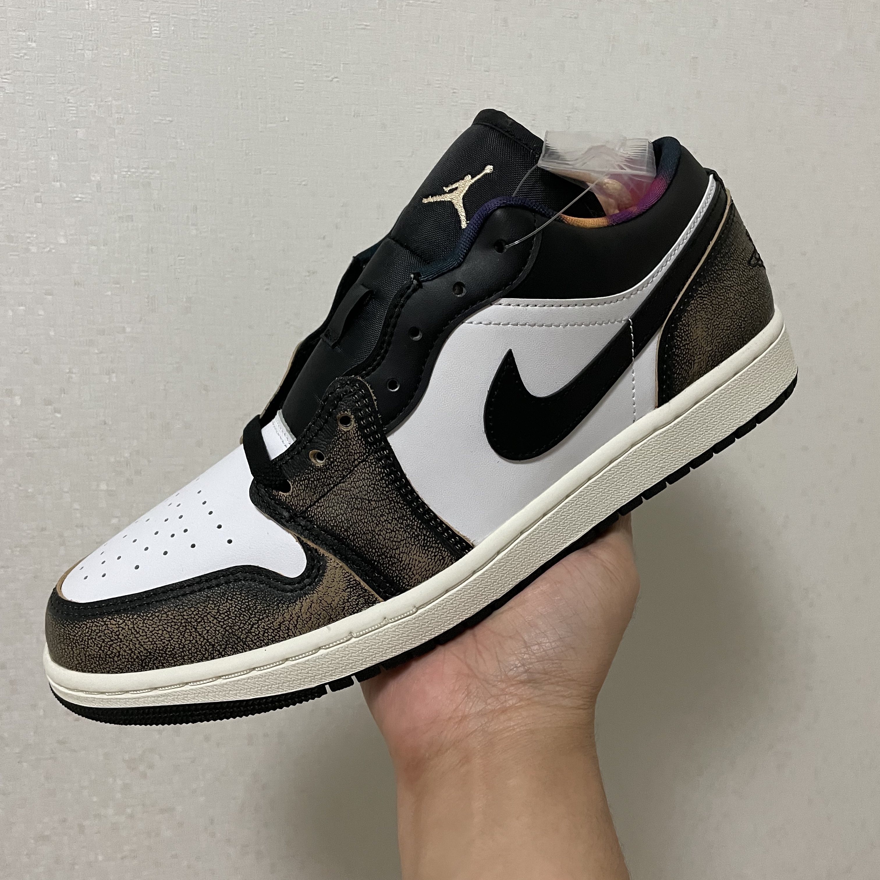 Jordan 1 Low SE Black White Onyx 착용 스타일 - 1