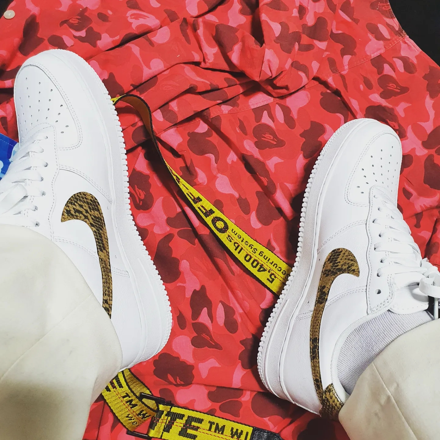 Nike Air Force 1 Low Retro PRM QS Ivory Snake 2019 착용 스타일 - 1