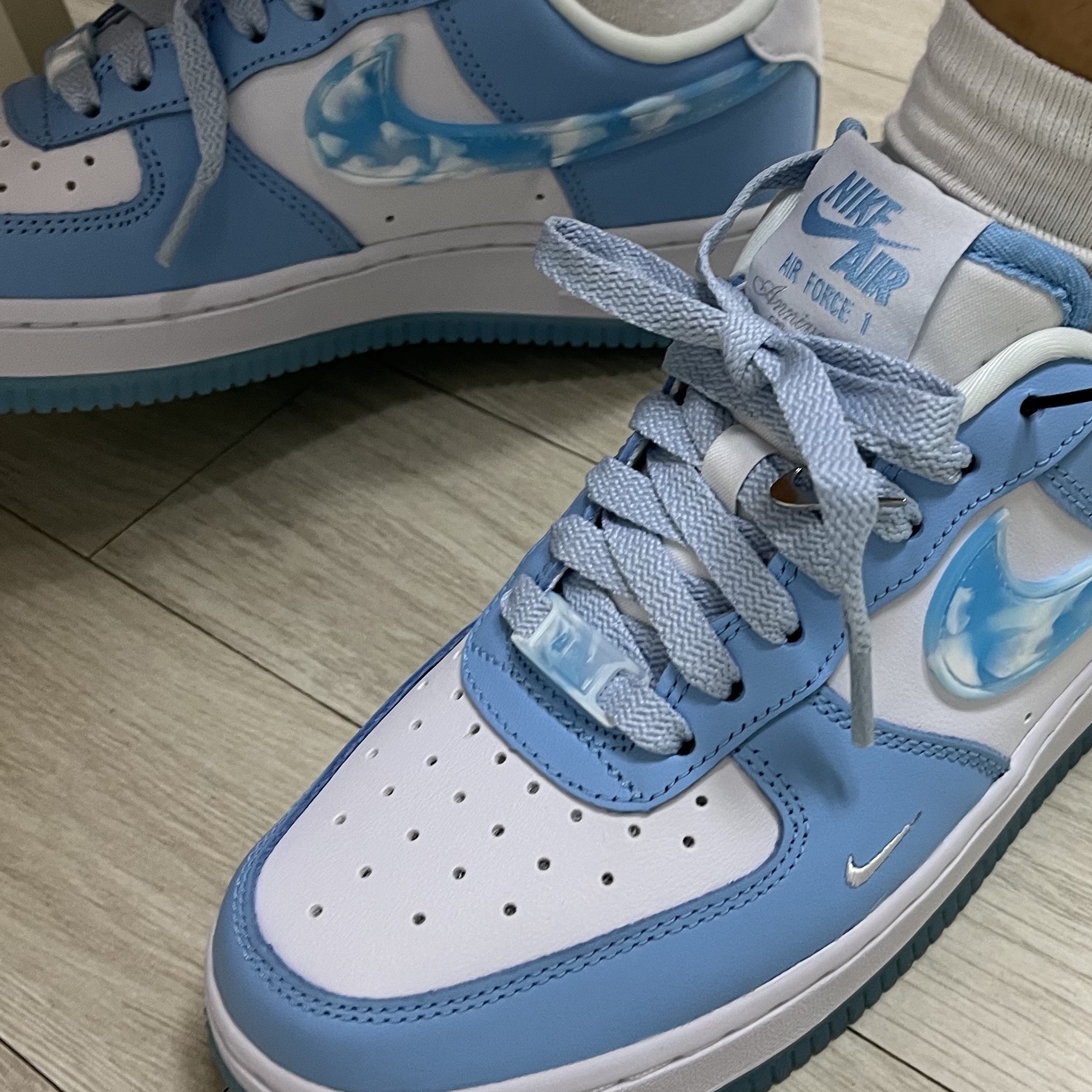 (W) Nike Air Force 1 '07 LX Celestine Blue 착용 스타일 - 1