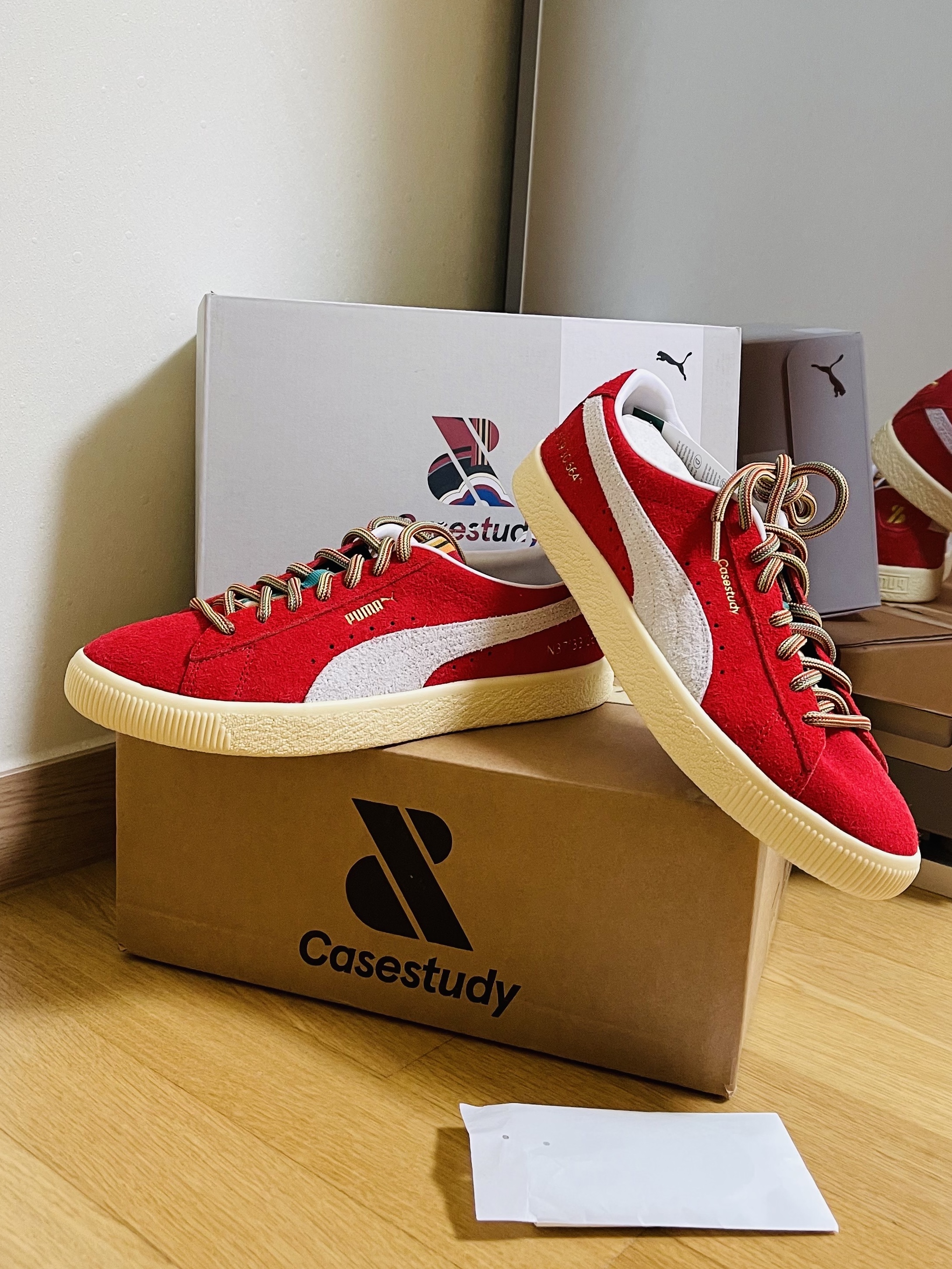 Puma Suede Super High Risk Red, Puma Suede VTG High Risk Red 착용 스타일