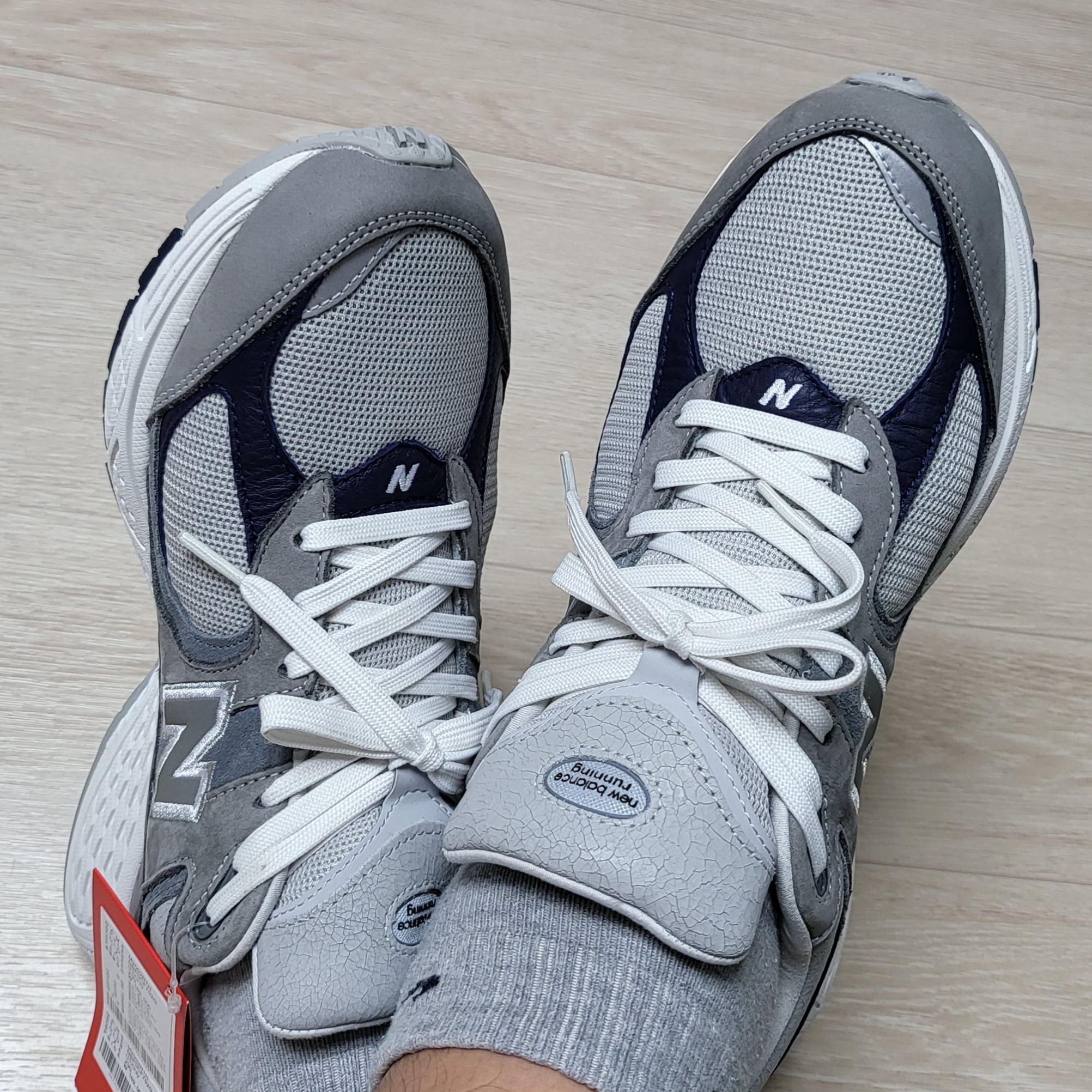 New Balance x Thisisneverthat 2002R 2022 Downtown Run 착용 스타일 - 4