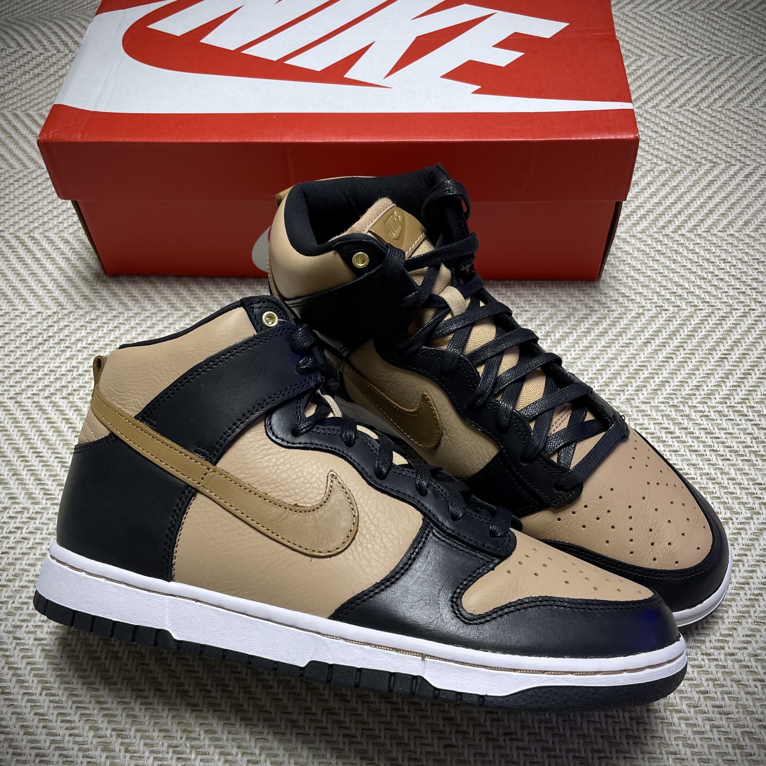 (W) Nike Dunk High LXX Black Flax 착용 스타일