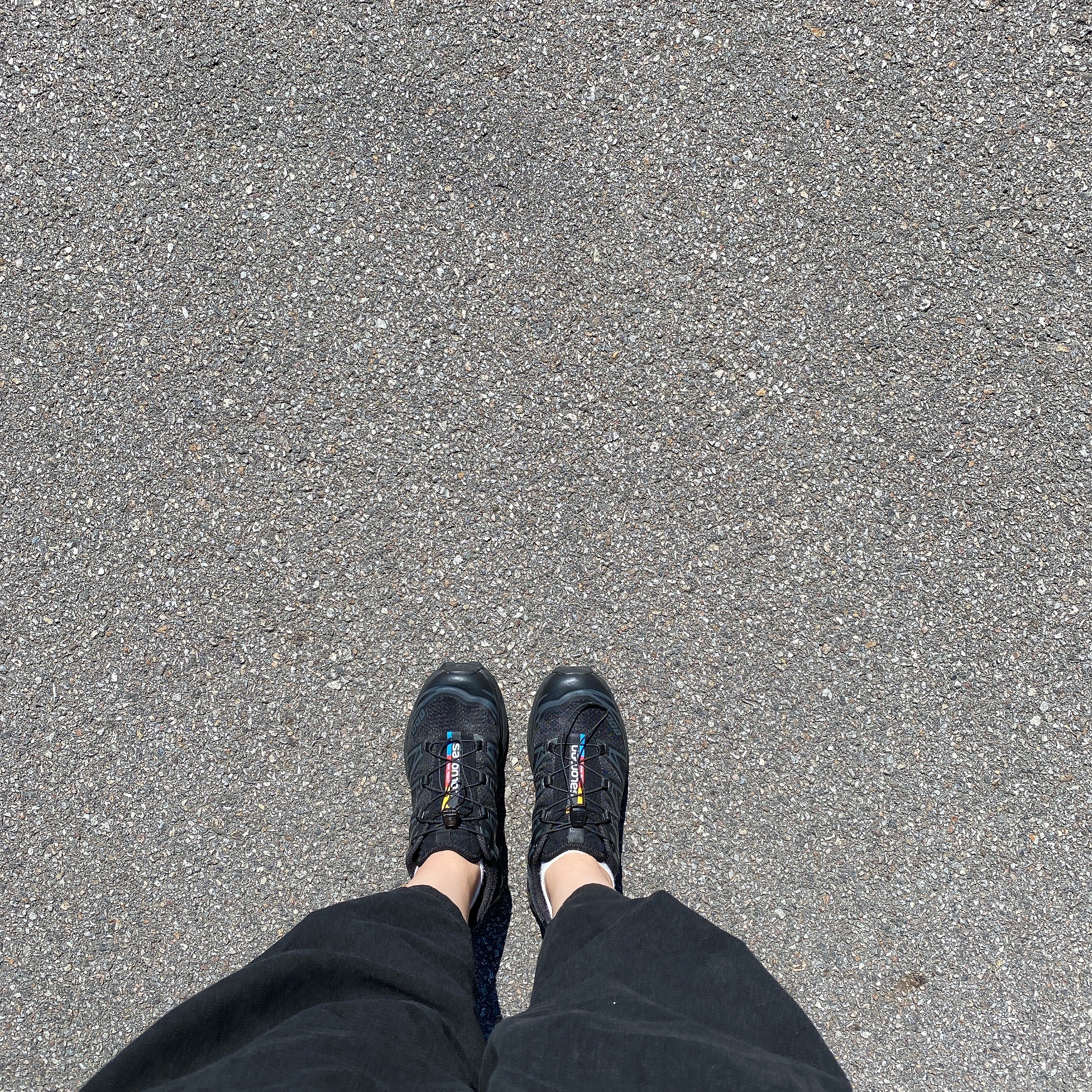 Salomon XT-6 ADV Black 착용 스타일