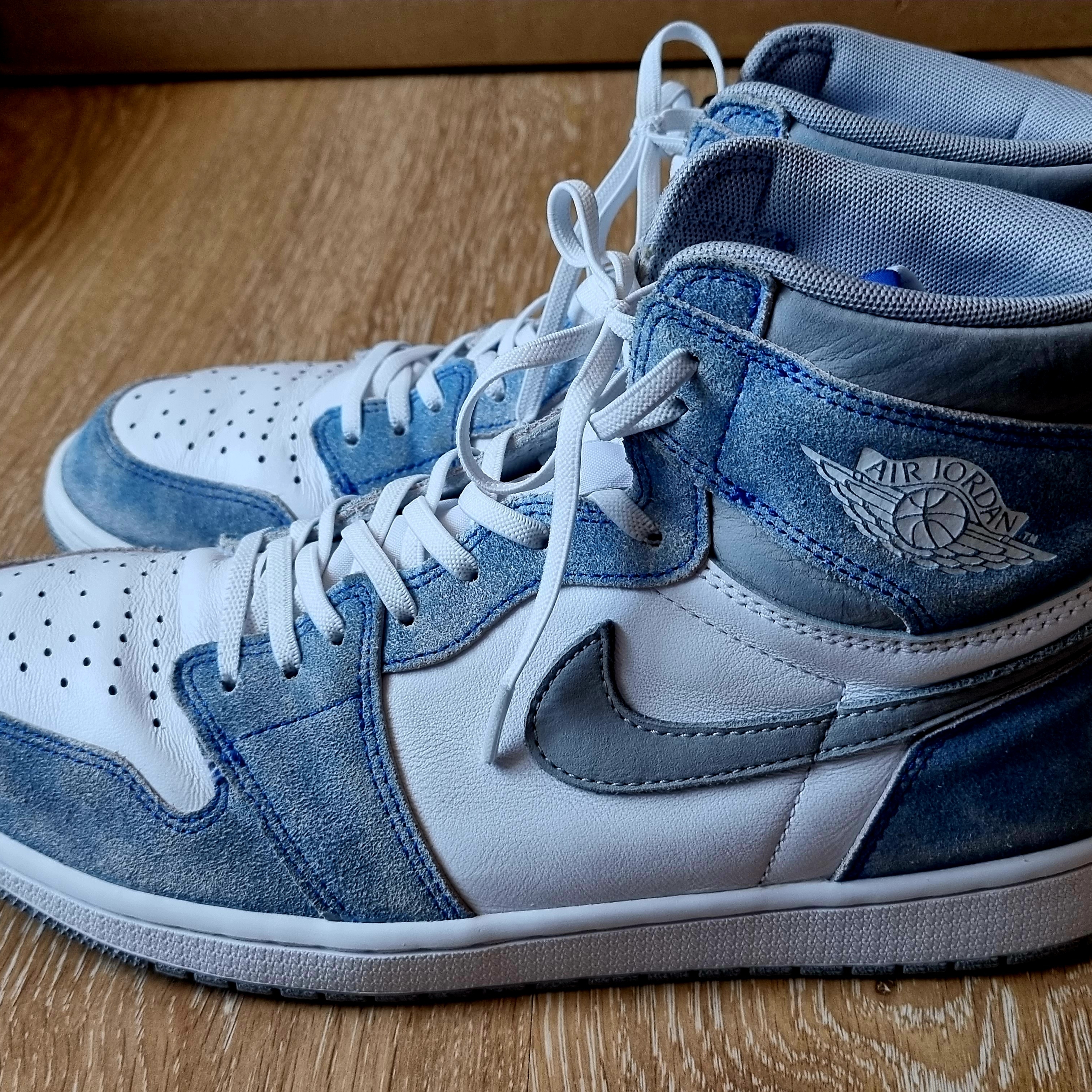 Jordan 1 Retro High OG Hyper Royal 착용 스타일 - 3
